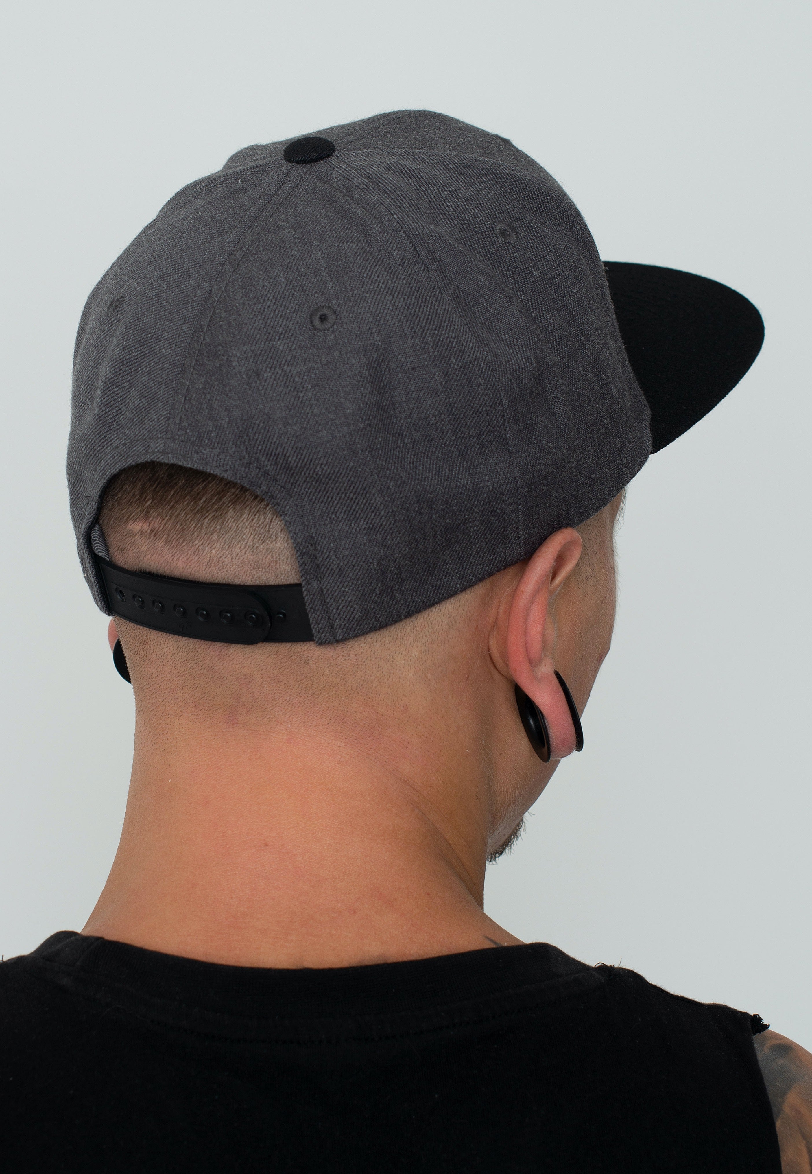 Flexfit - Classic 2 Tone Charcoal/Black - Cap | Neutral-Image