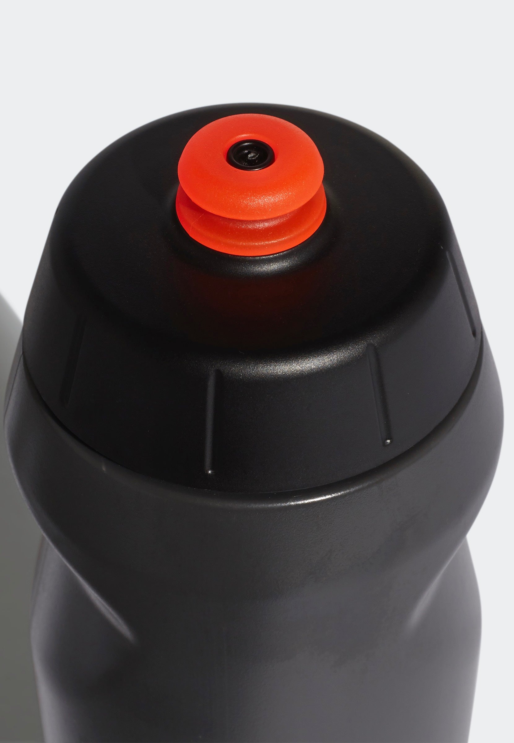 Adidas - Perf 0,5 Black/Black/Solred - Bottle | Neutral-Image