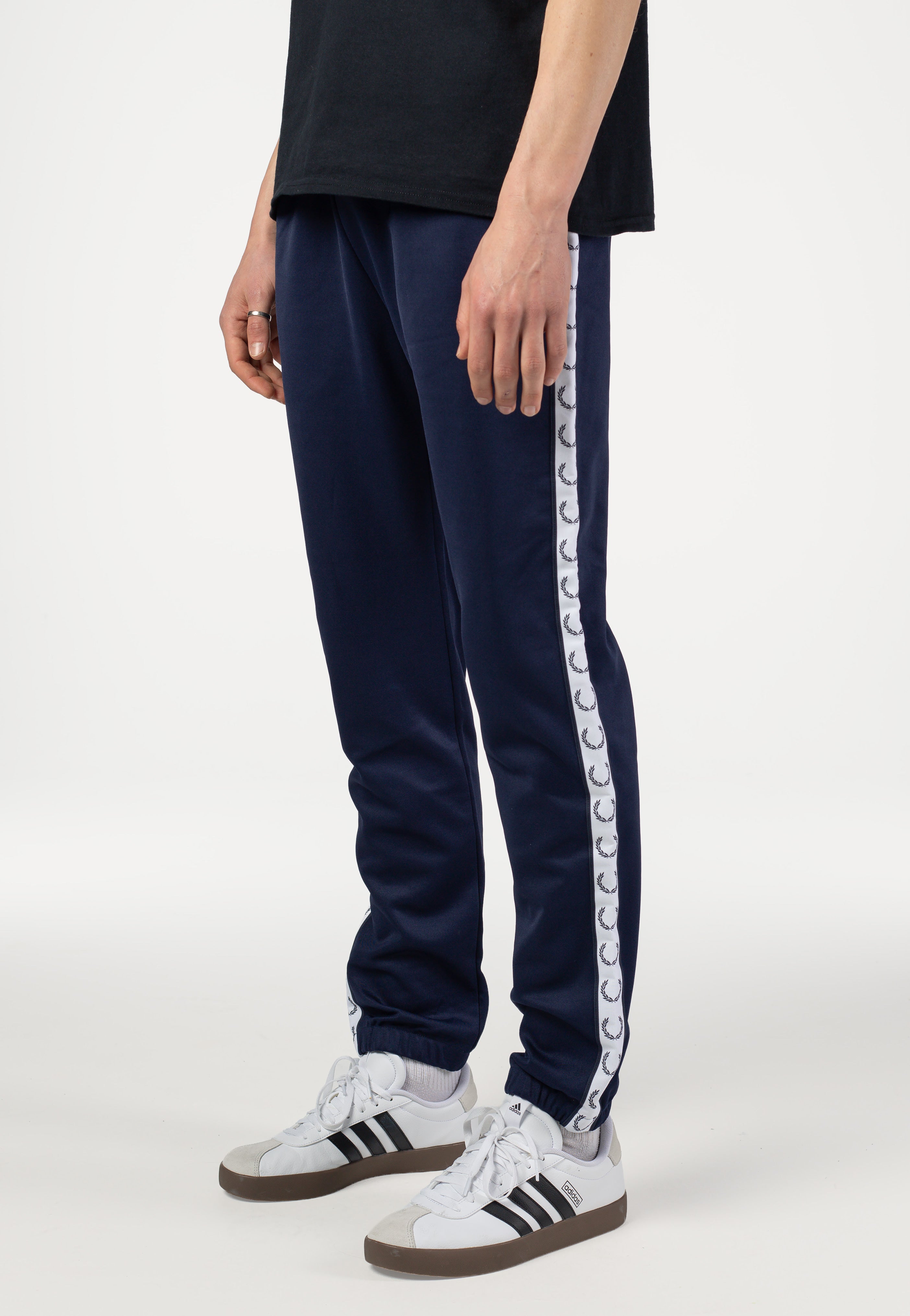 Fred Perry - Taped Carbon Blue - Sweat Pants | Men-Image