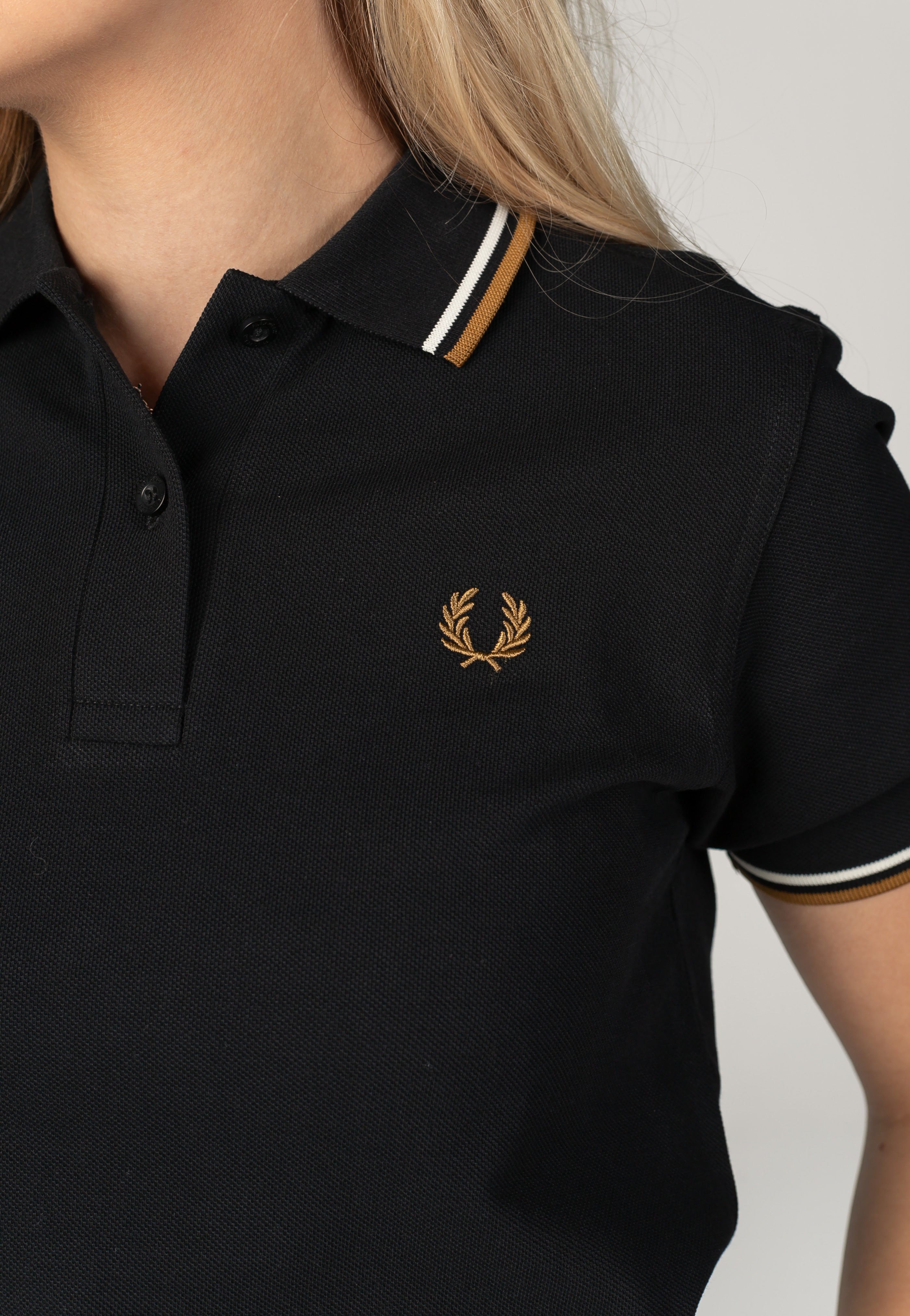Fred Perry - Twin Tipped Black/Ecru/Dark Caramel - Polo | Women-Image