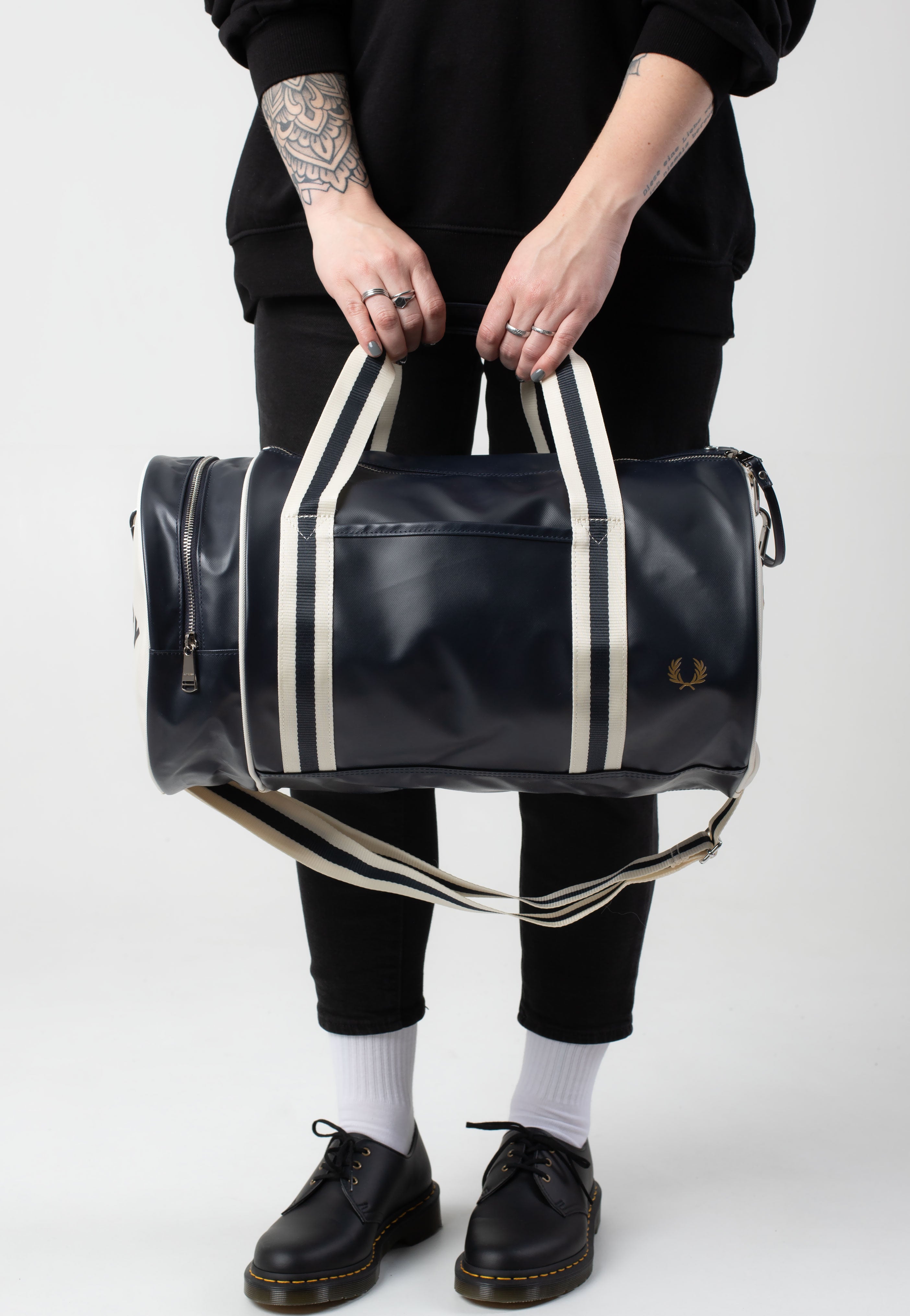 Fred Perry - Classic Barrel Navy/Ecru - Dufflebag | Neutral-Image