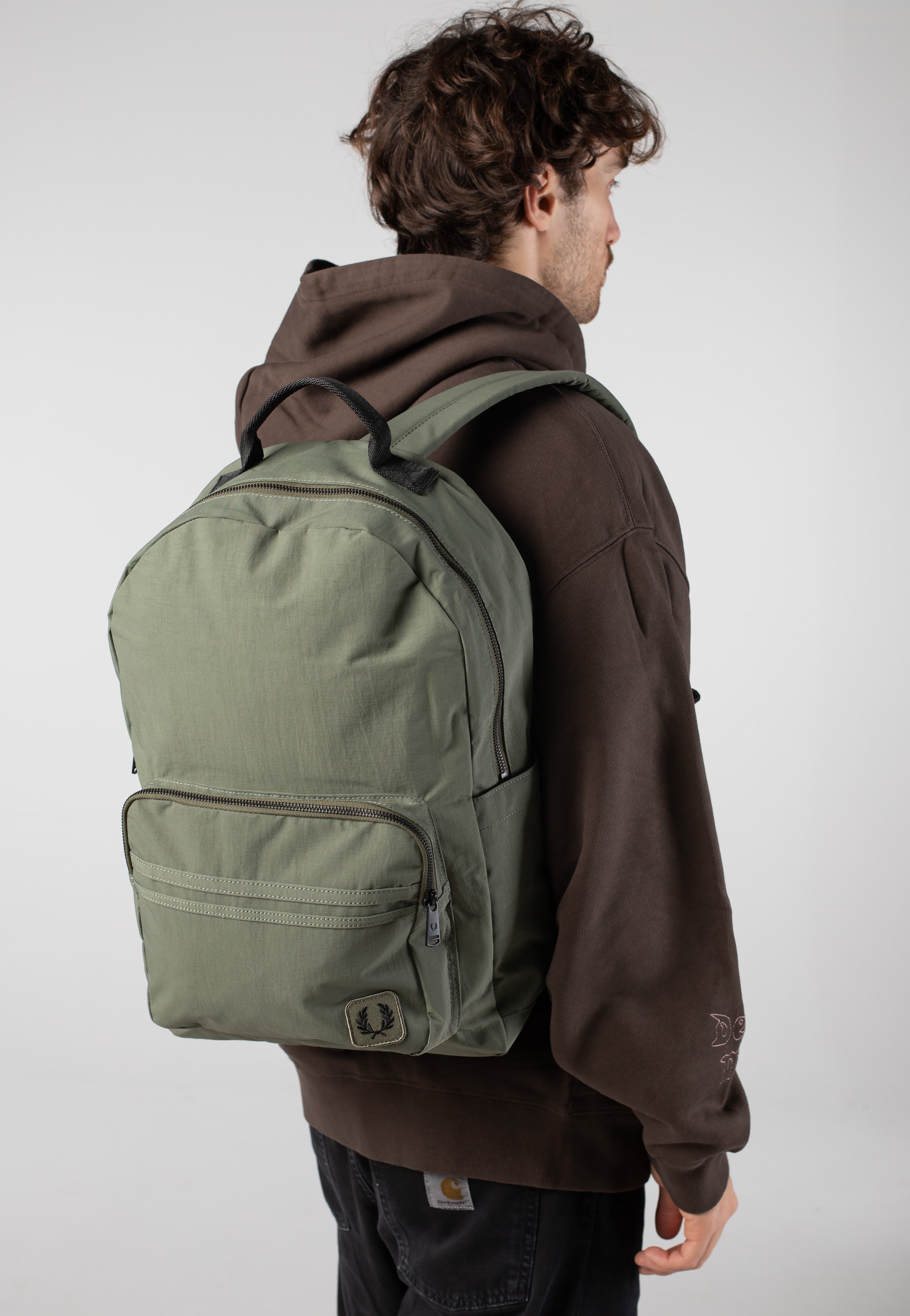 Fred Perry - Nylon Badge Laurel Wreath Green - Backpack | Neutral-Image