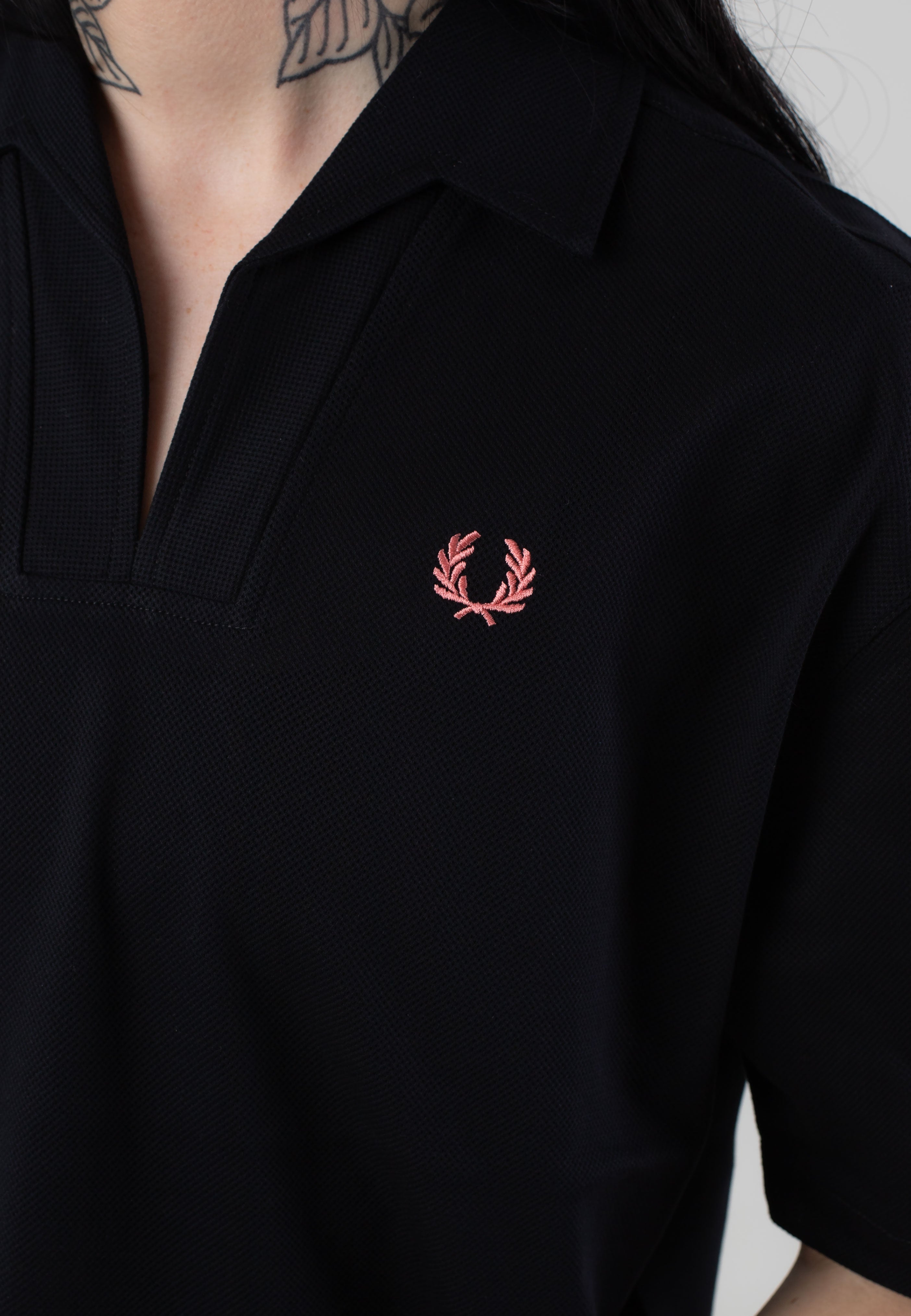 Fred Perry - Open Collar Mesh Black - Polo | Women-Image