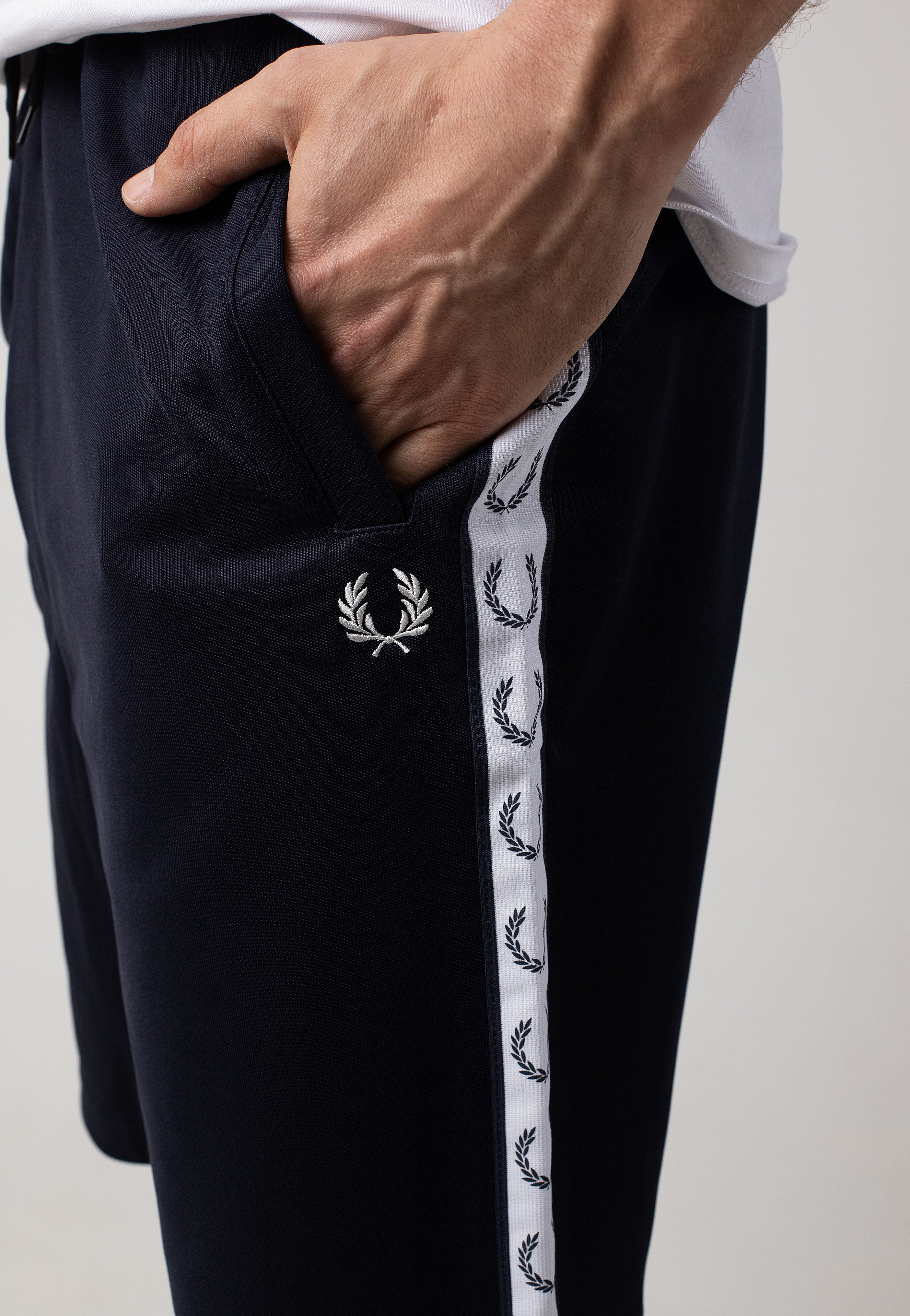 Fred Perry - Taped Tricot Carbon Blue - Shorts | Men-Image