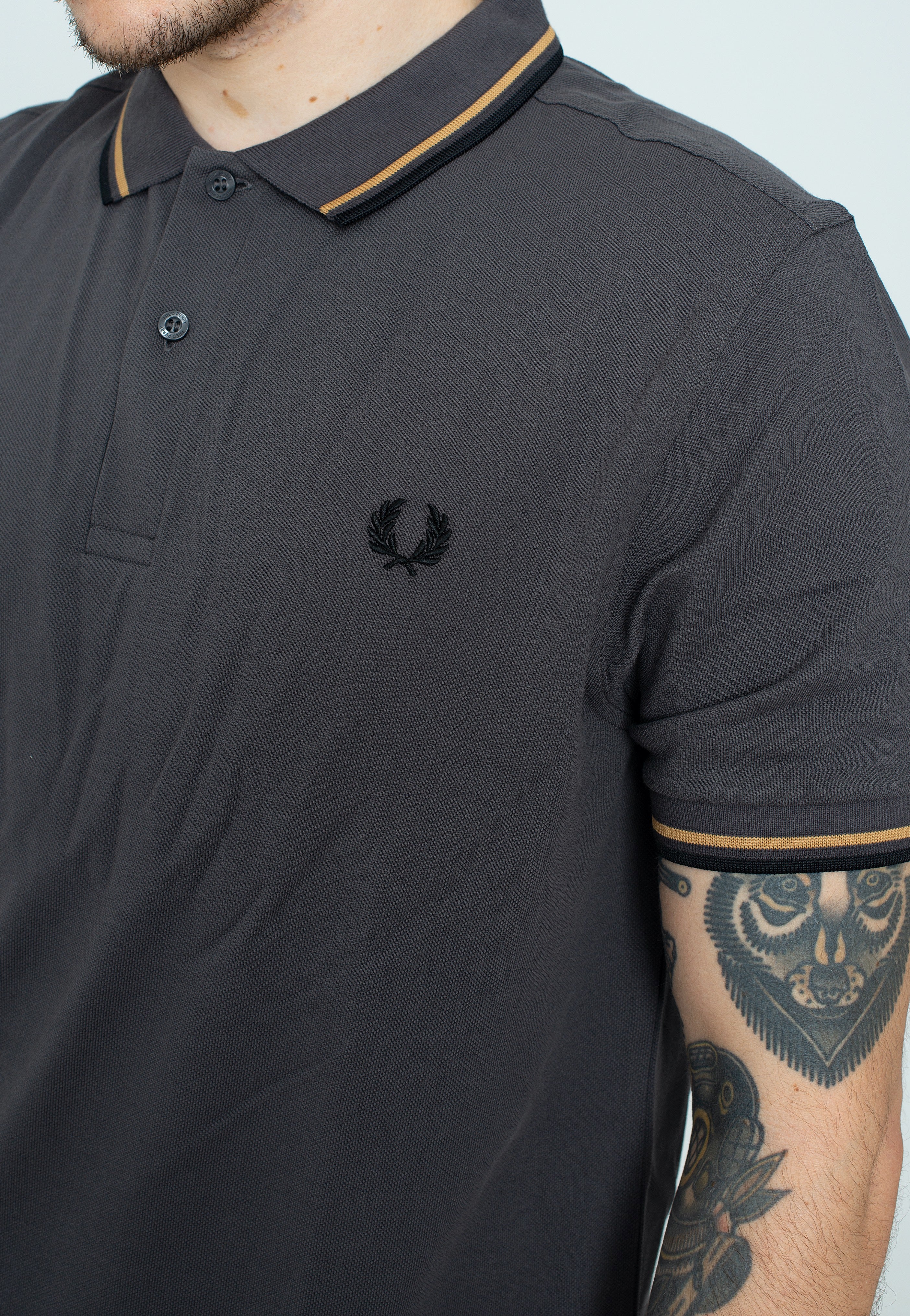 Fred Perry - Twin Tipped Gun Metal/1964 Gold/Black - Polo | Men-Image