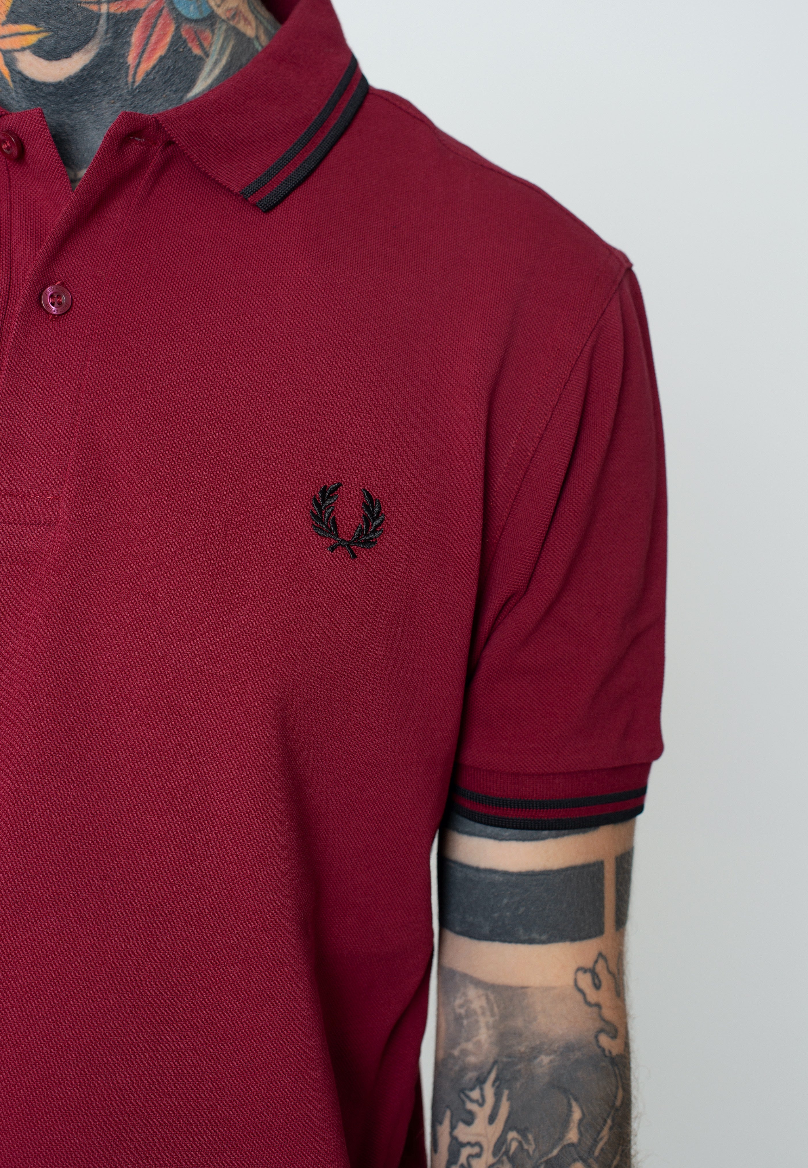 Fred Perry - Twin Tipped Tawny Port / Black / Black - Polo | Men-Image