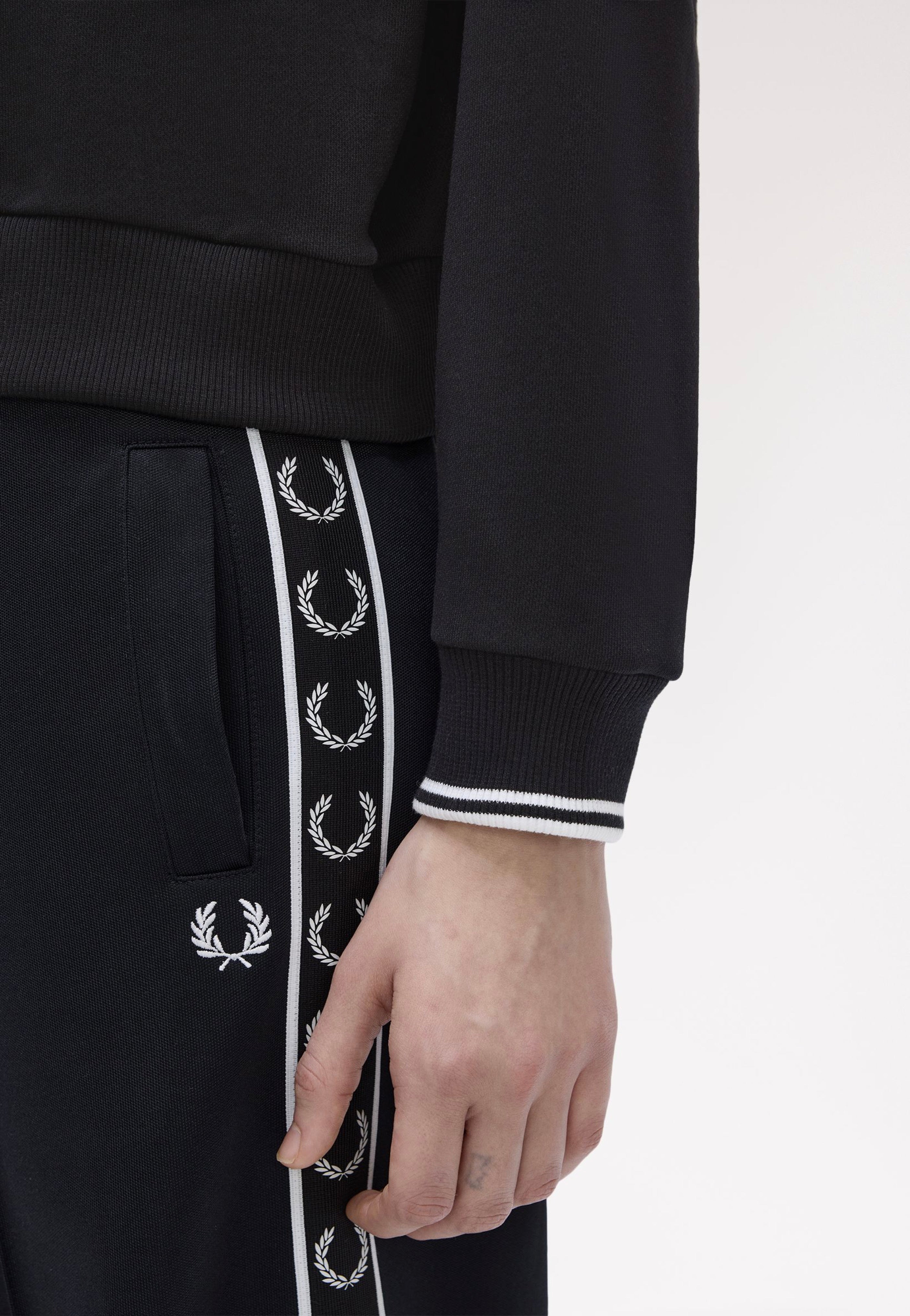 Fred Perry - Tipped Black - Sweater | Women-Image