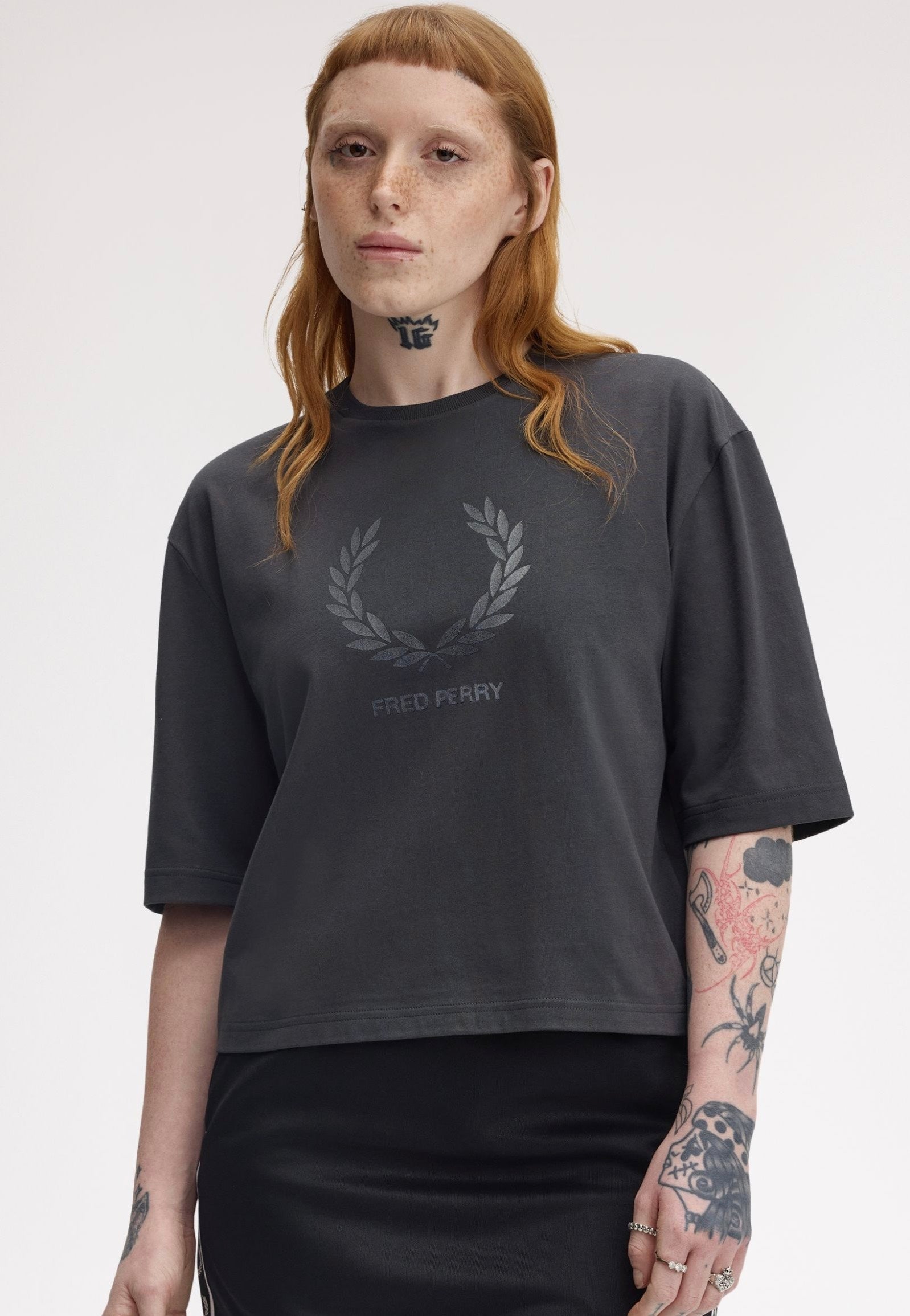 Fred Perry - Glitter Print Anchor Grey - T-Shirt | Women-Image
