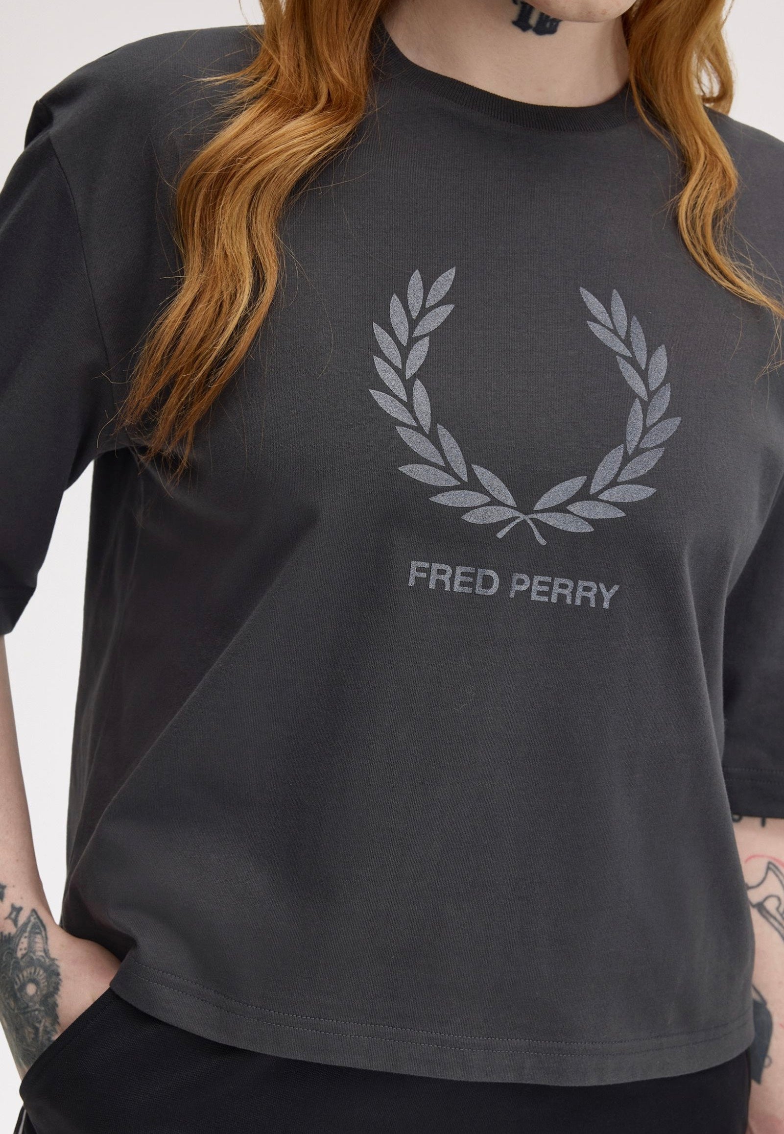 Fred Perry - Glitter Print Anchor Grey - T-Shirt | Women-Image