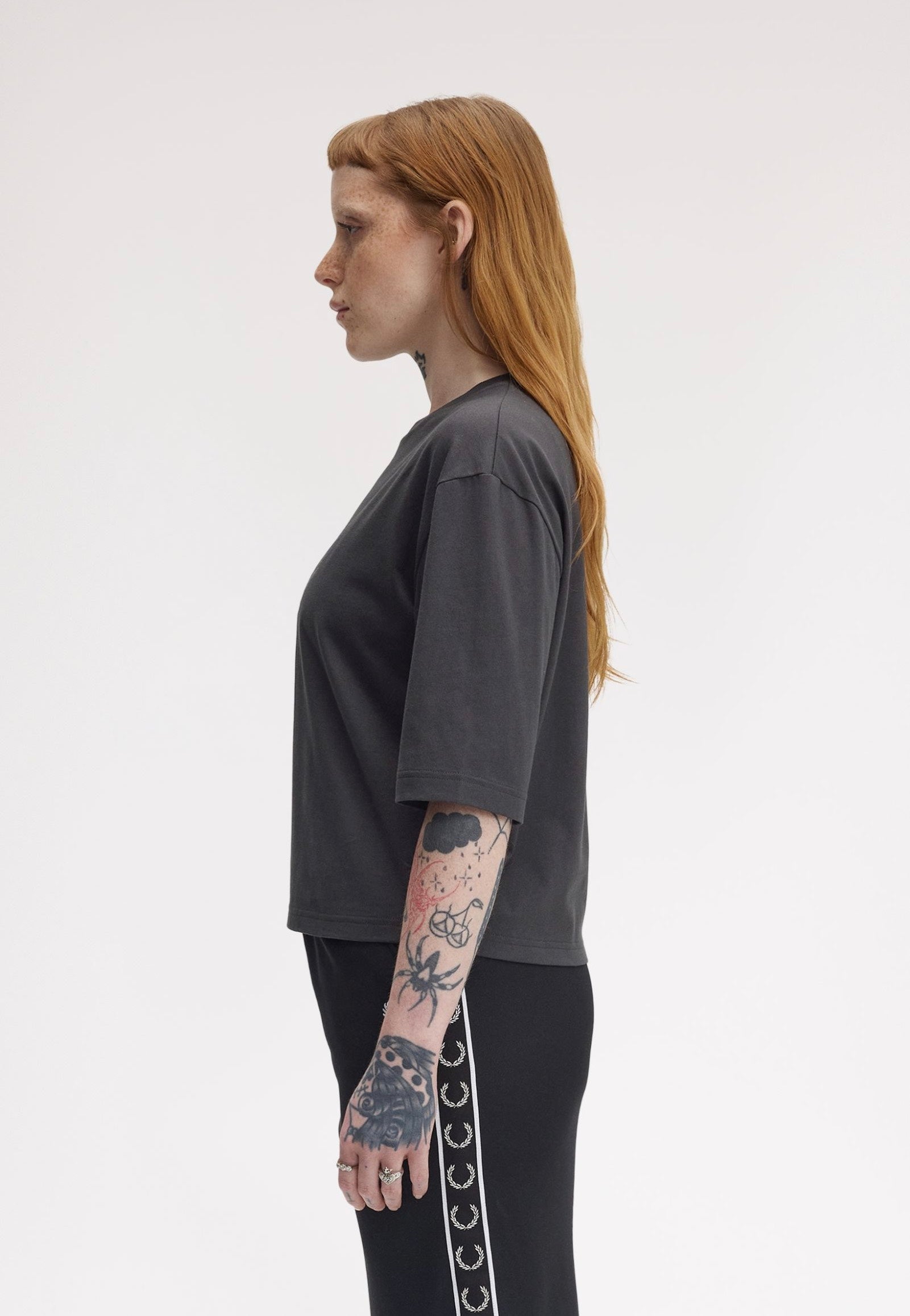 Fred Perry - Glitter Print Anchor Grey - T-Shirt | Women-Image