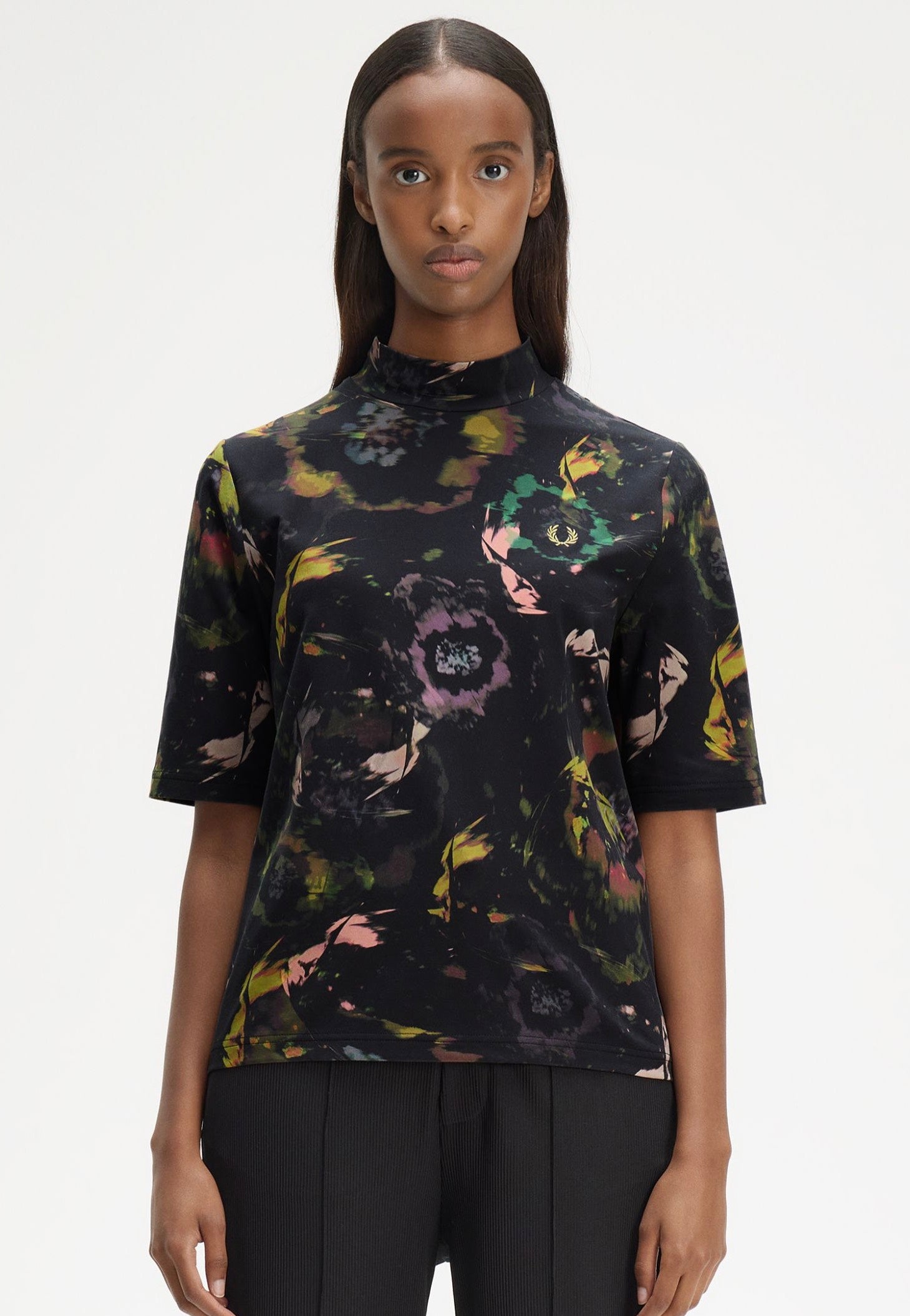 Fred Perry - Floral Print Black - T-Shirt | Women-Image