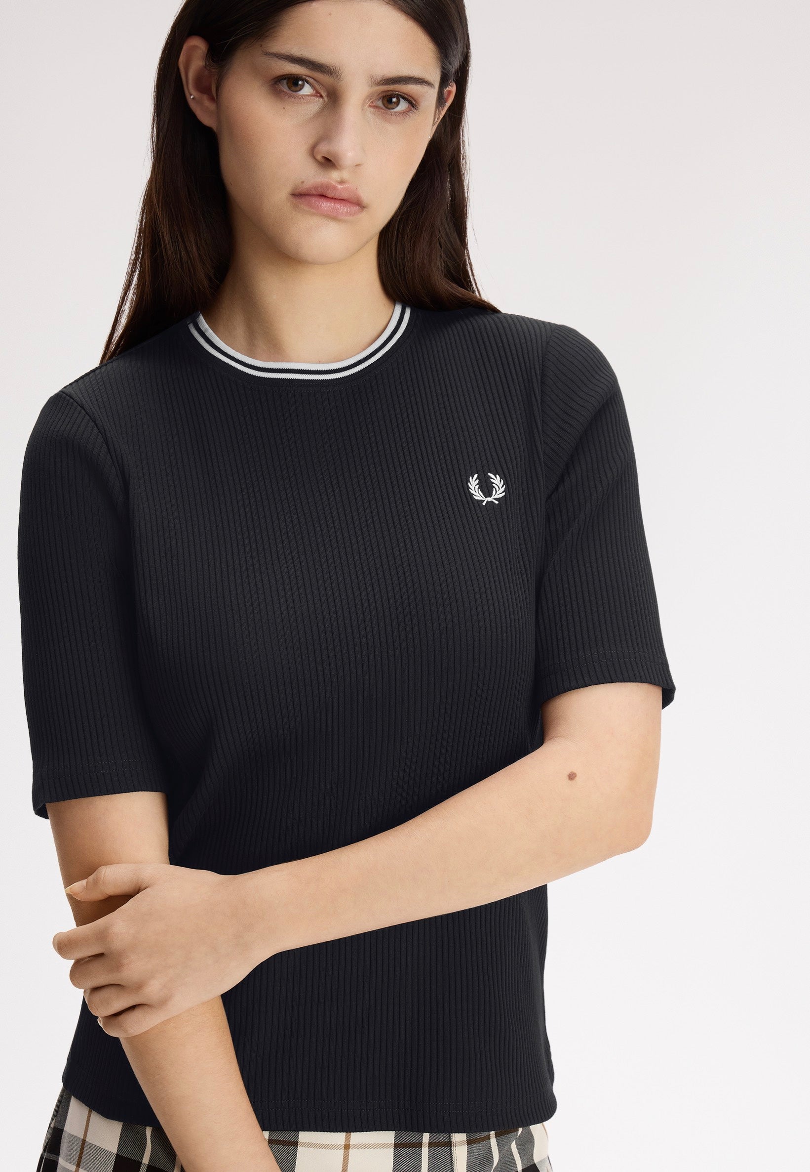 Fred Perry - Twin Tipped Ribbed Black - T-Shirt | Women-Image