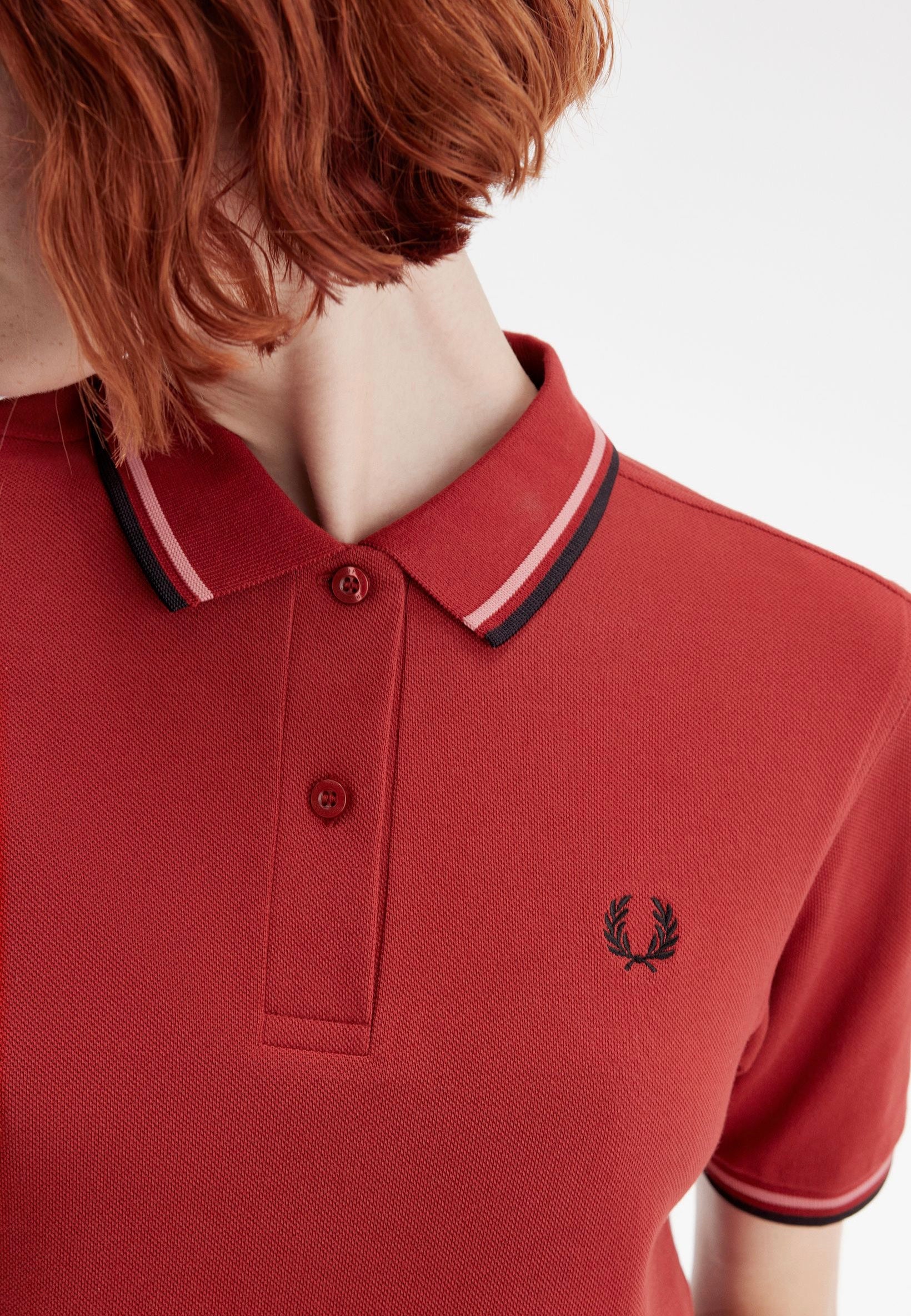 Fred Perry - Twin Tipped Burnt Red/Putty Pink/Black - Polo | Women-Image