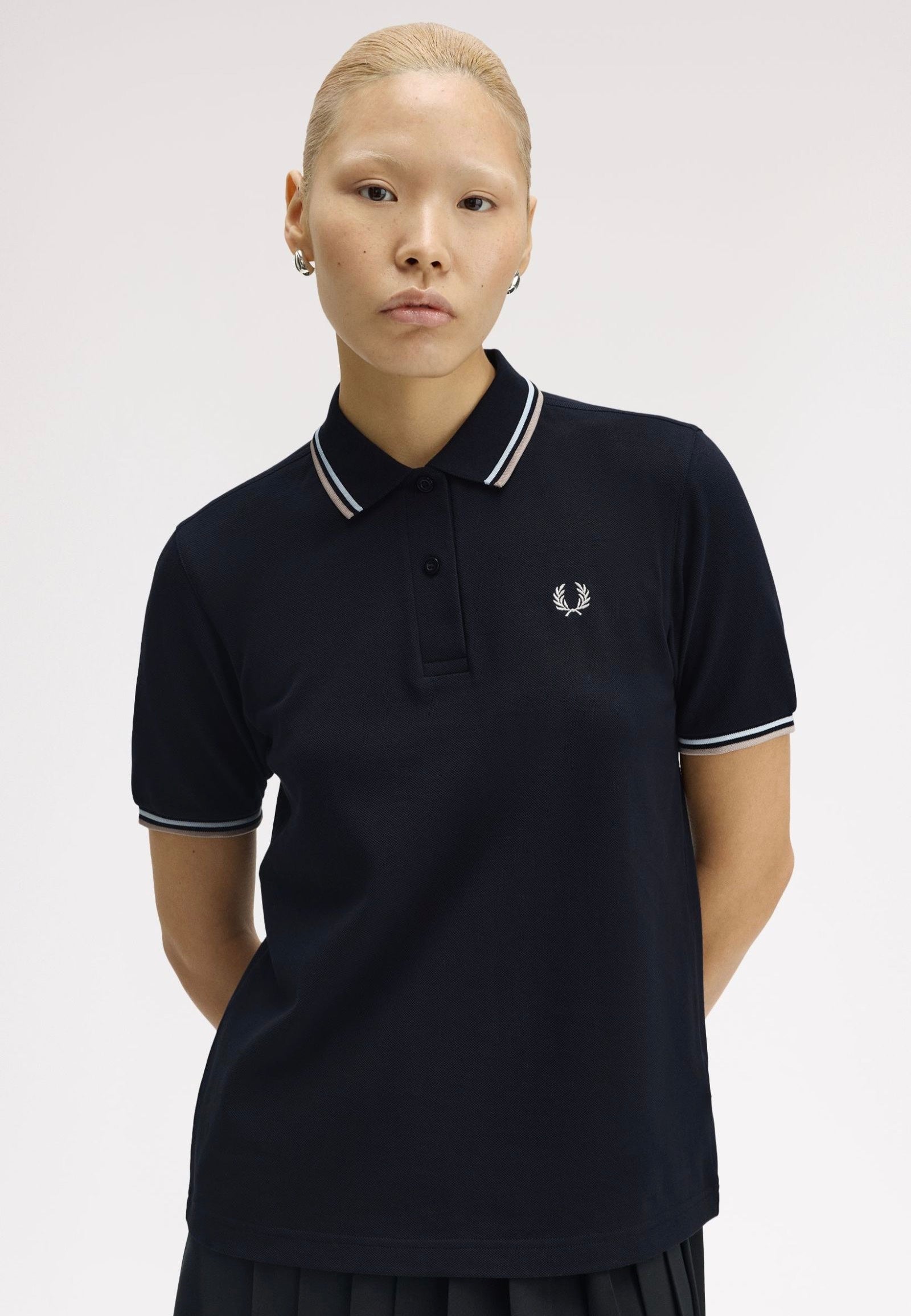 Fred Perry - Twin Tipped Navy/Light Ice/Warm Oatmeal - Polo | Women-Image