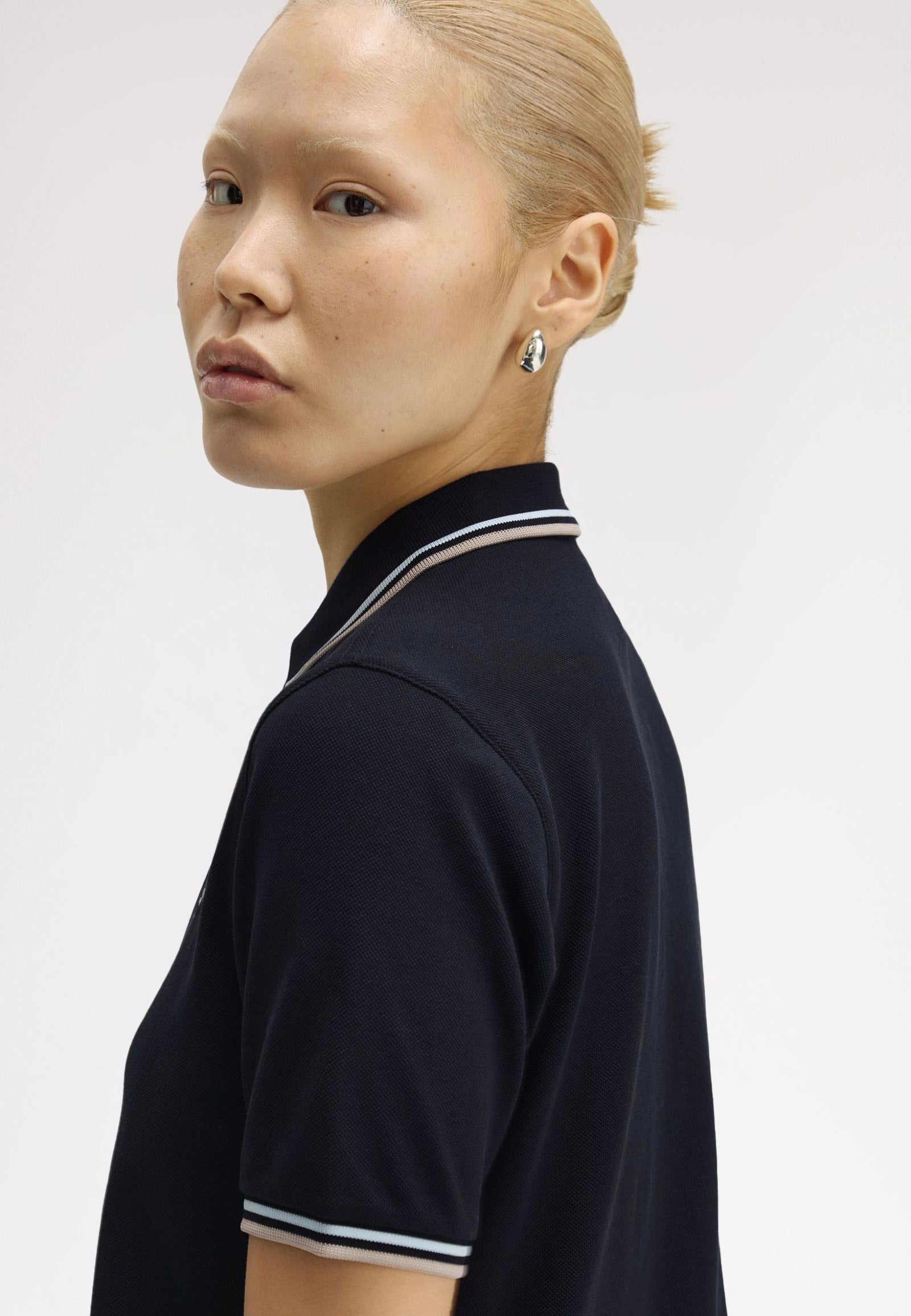 Fred Perry - Twin Tipped Navy/Light Ice/Warm Oatmeal - Polo | Women-Image
