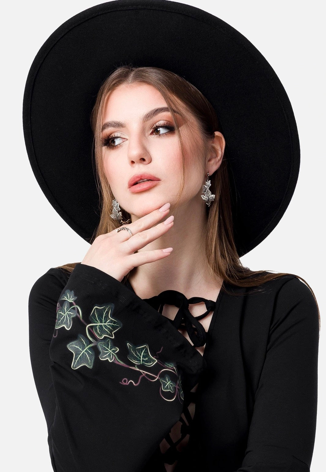 Restyle - Tangled Vines Hoop Silver - Earrings | Neutral-Image