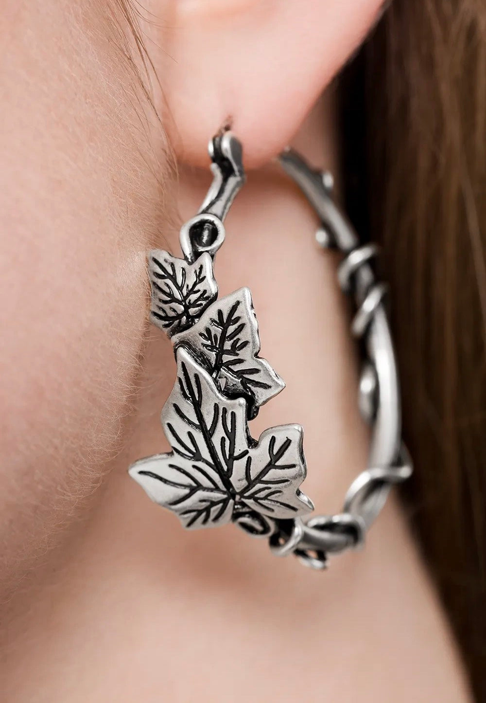 Restyle - Tangled Vines Hoop Silver - Earrings | Neutral-Image