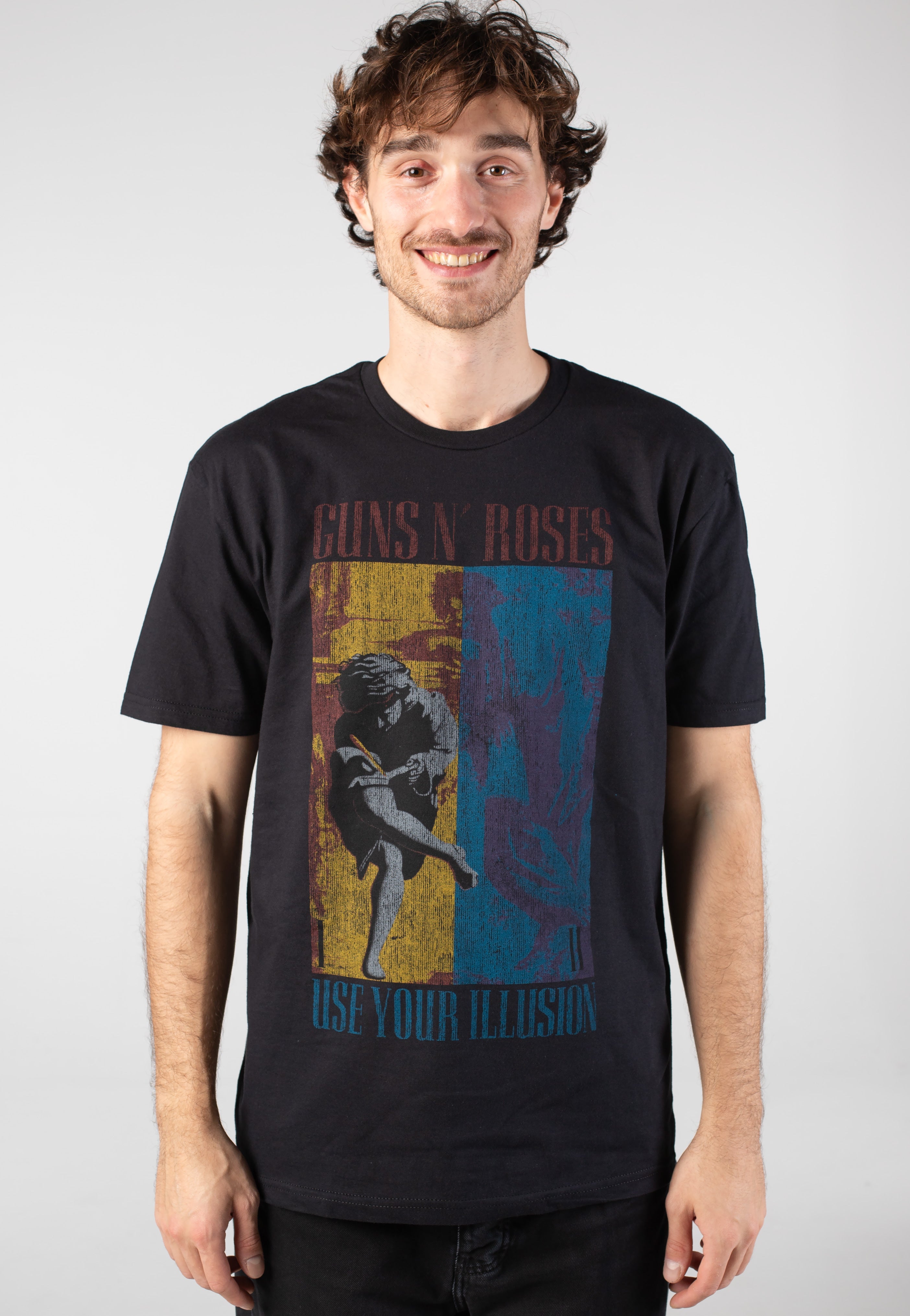 Guns N' Roses - Use Your Illusion Distressed - T-Shirt | Men-Image