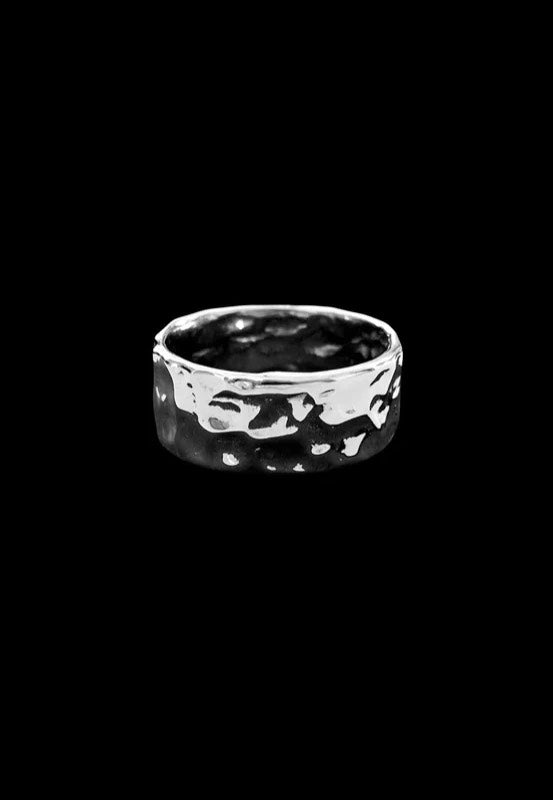 Fainz Hammered Silver Prsten | Neutral-Image