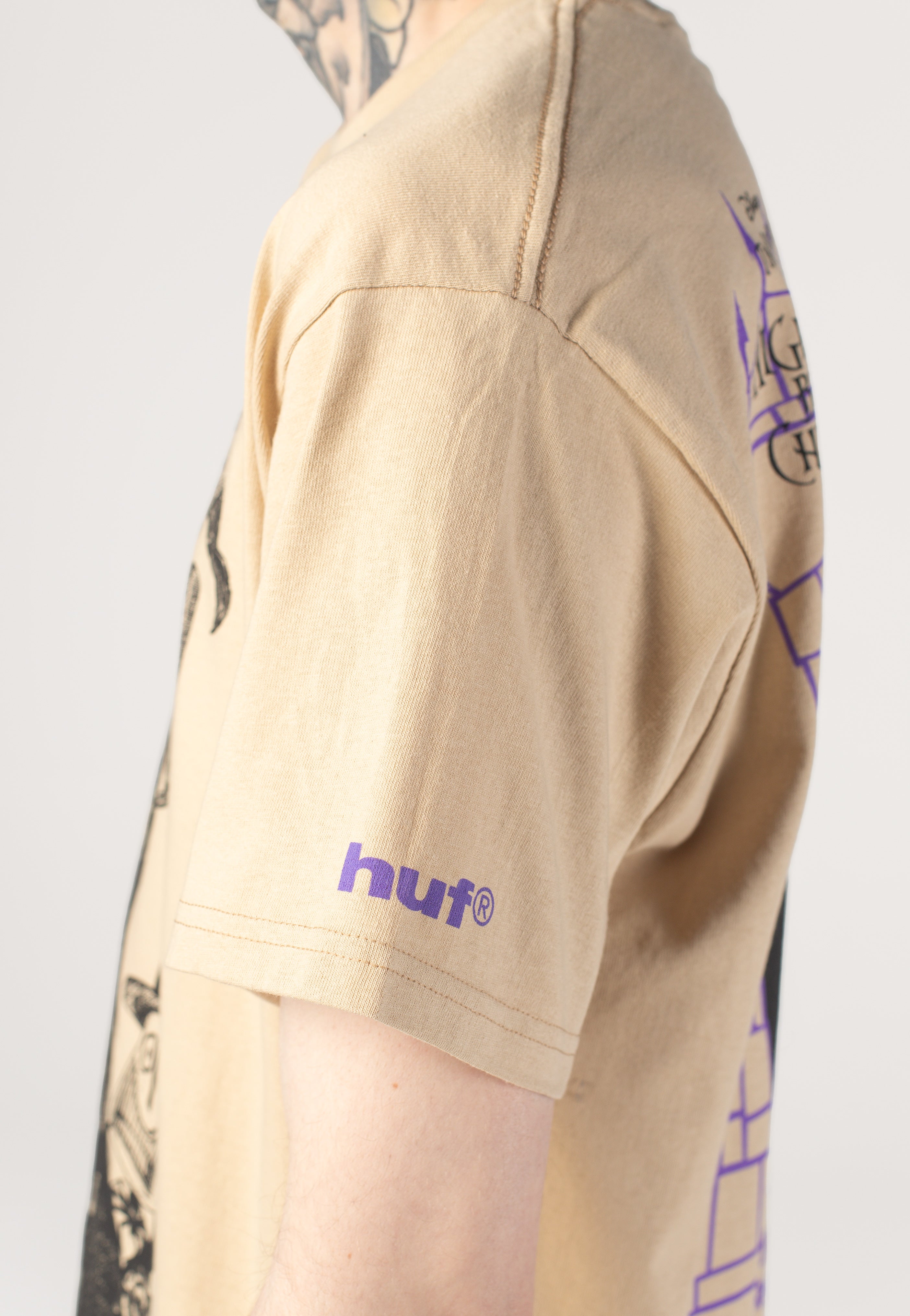 HUF x The Nightmare Before Christmas - Nightmare Cast Sand - T-Shirt | Men-Image