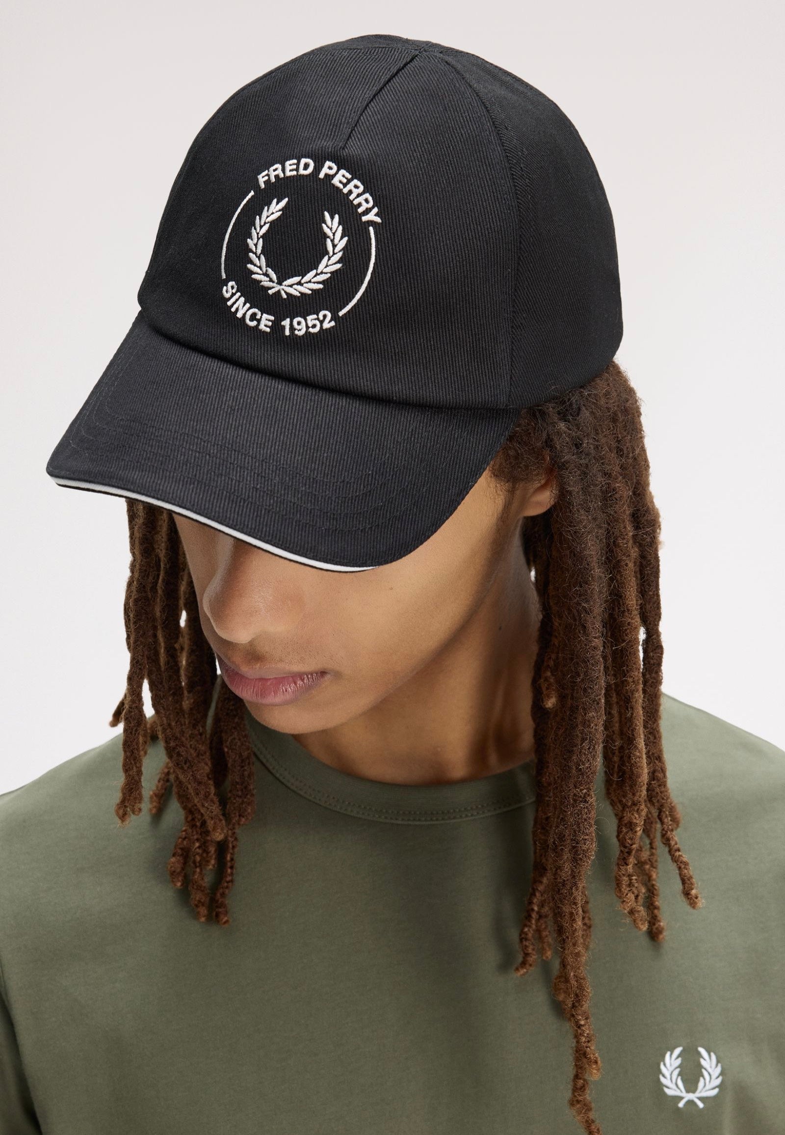 Fred Perry - Circle Branded Piped Twill Black - Cap | Neutral-Image