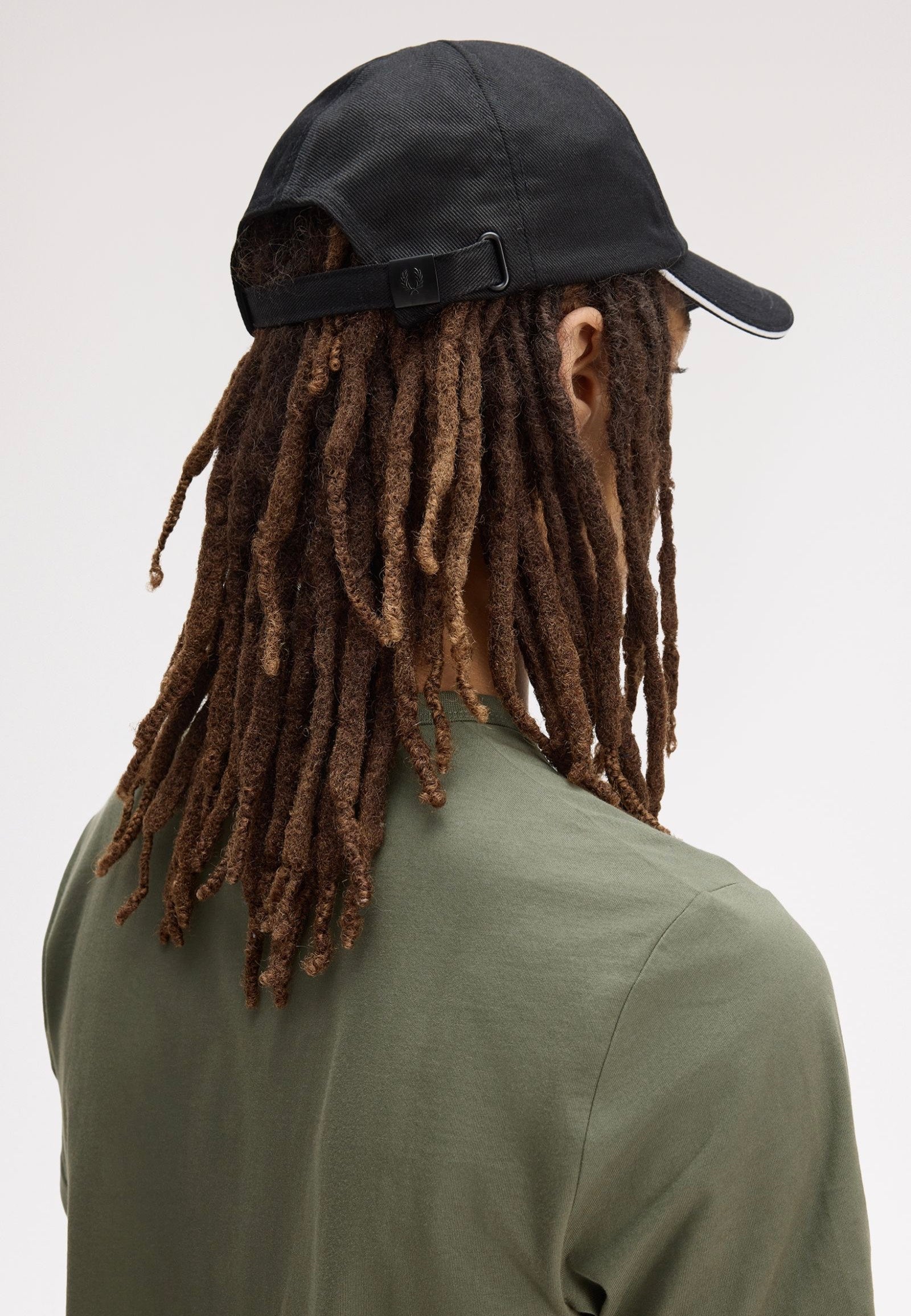 Fred Perry - Circle Branded Piped Twill Black - Cap | Neutral-Image