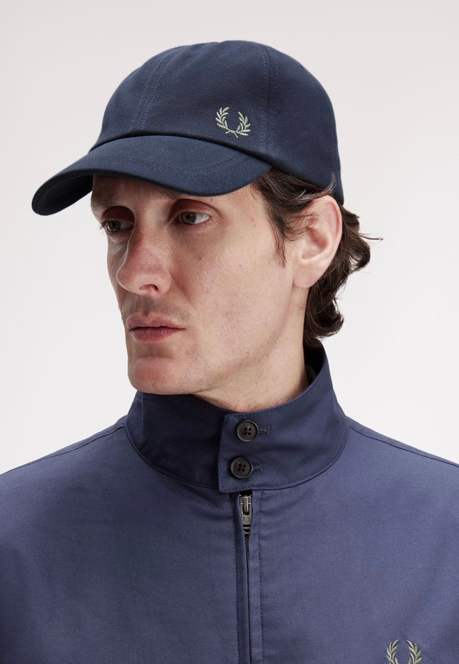 Fred Perry - Pique Classic Dark Airforce/Bayleaf - Cap | Neutral-Image