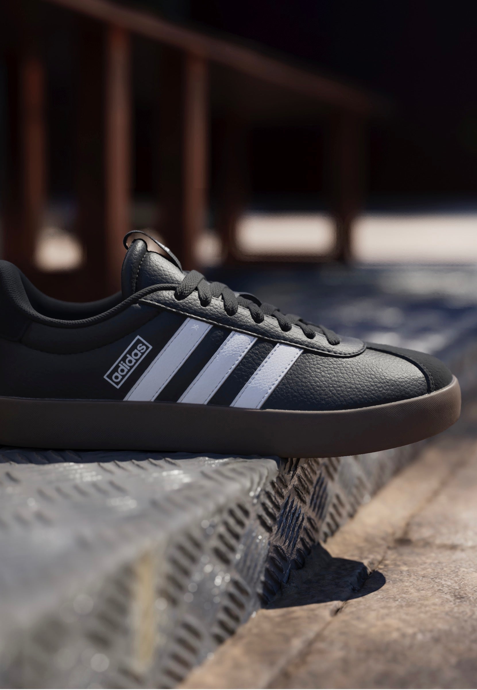 Adidas - Vl Court 3.0 Cblack/Ftwwht/Gum5 - Girl Shoes | Women-Image