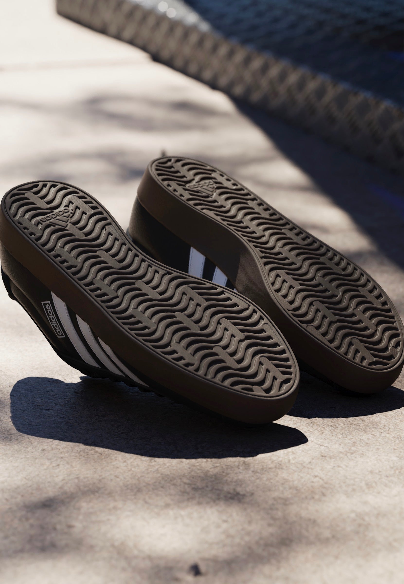 Adidas - Vl Court 3.0 Cblack/Ftwwht/Gum5 - Girl Shoes | Women-Image