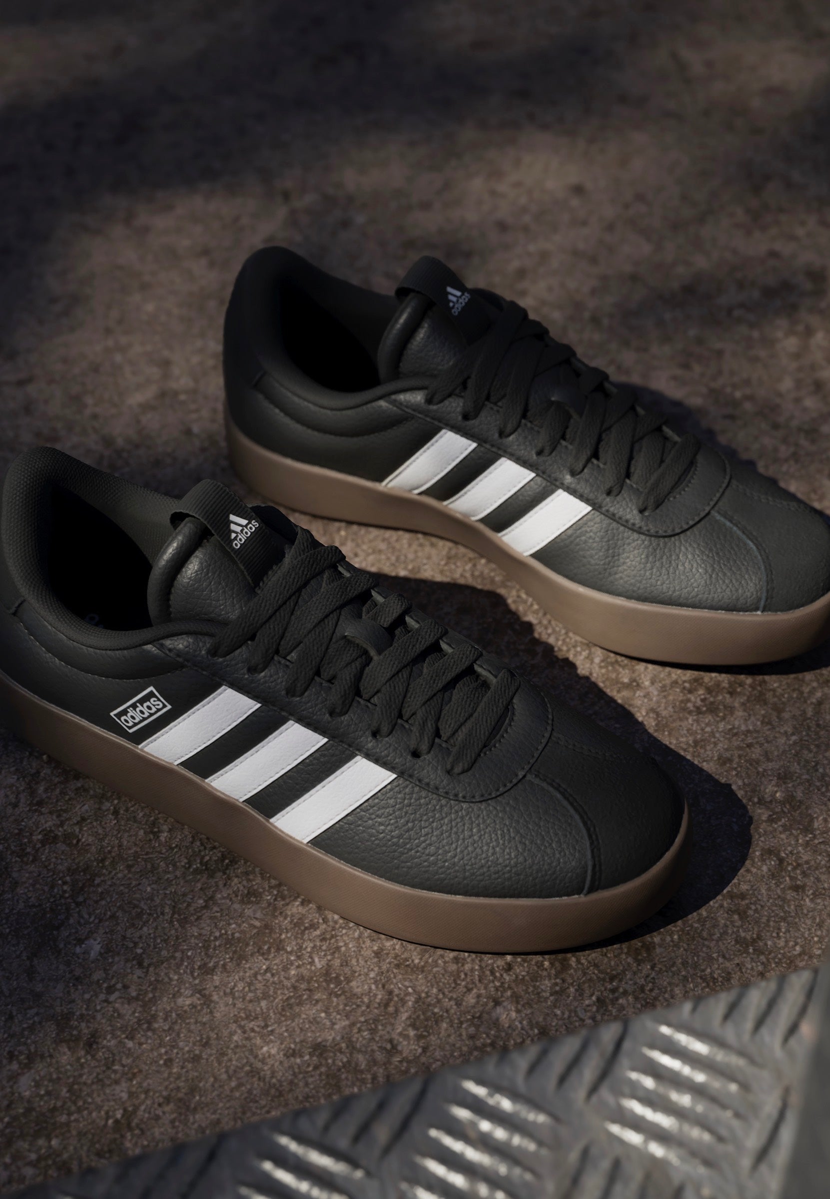 Adidas - Vl Court 3.0 Cblack/Ftwwht/Gum5 - Girl Shoes | Women-Image
