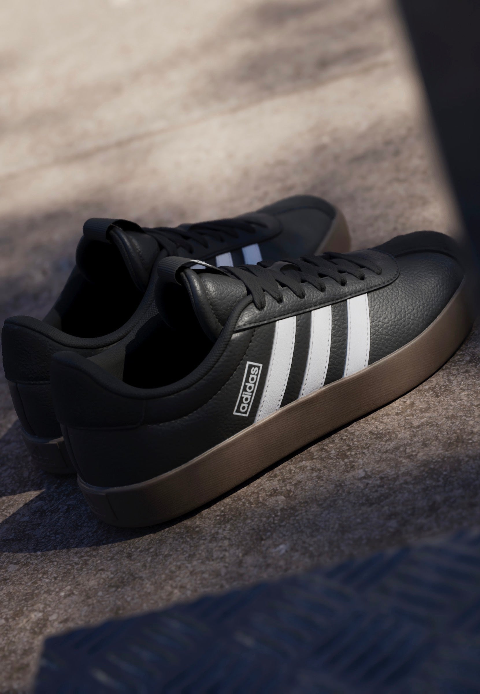 Adidas - Vl Court 3.0 Cblack/Ftwwht/Gum5 - Girl Shoes | Women-Image