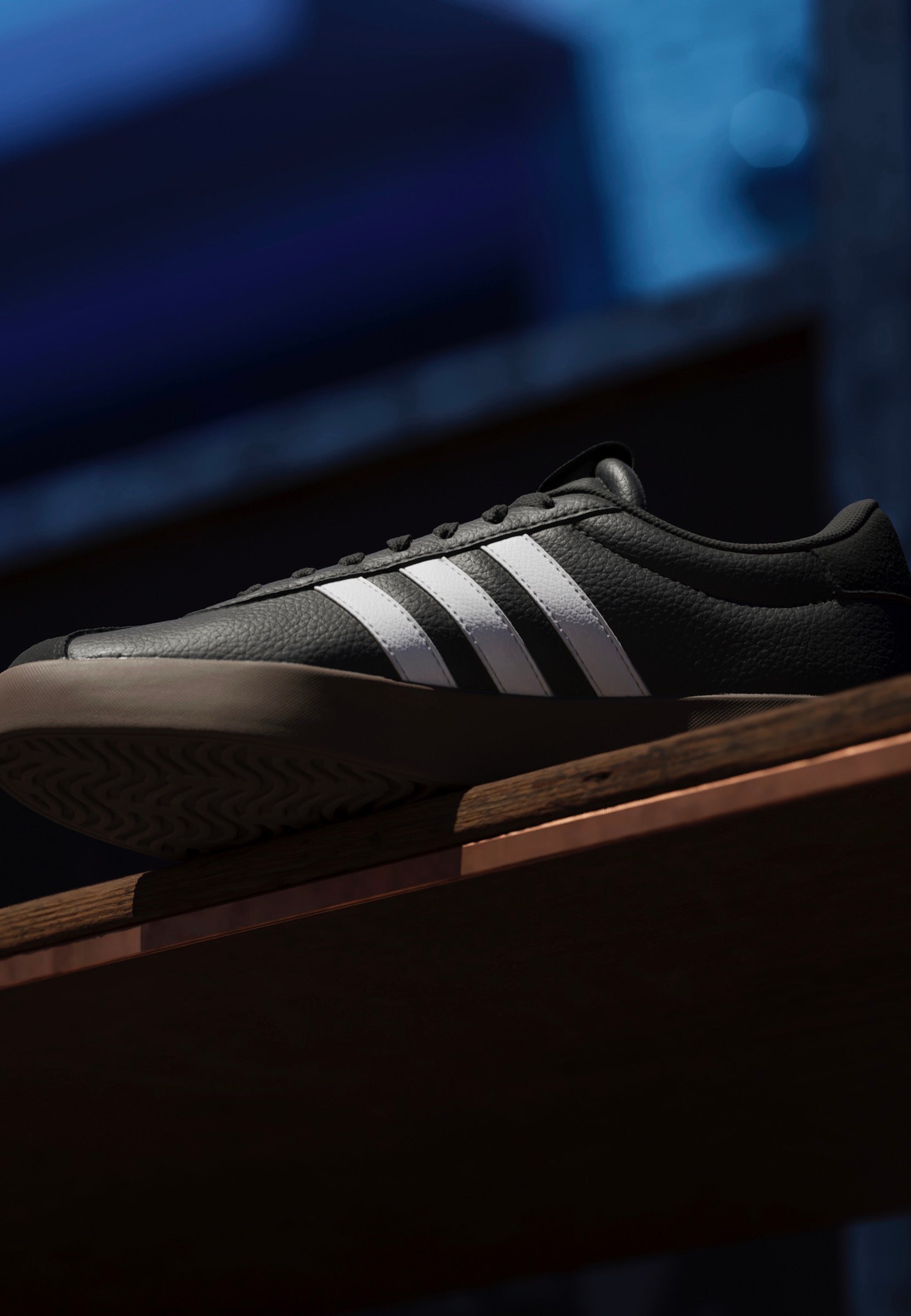 Adidas - Vl Court 3.0 Cblack/Ftwwht/Gum5 - Girl Shoes | Women-Image