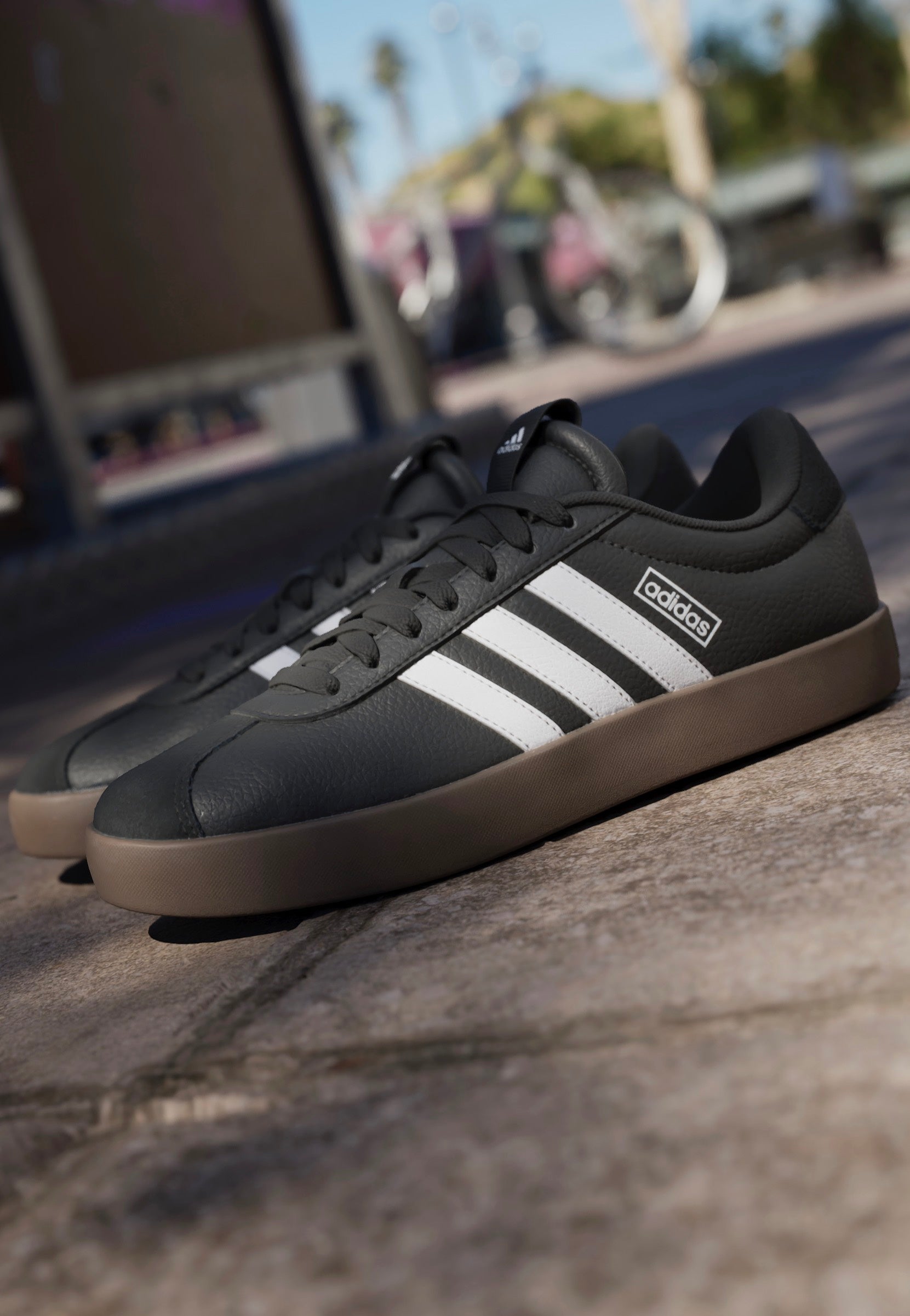 Adidas - Vl Court 3.0 Cblack/Ftwwht/Gum5 - Girl Shoes | Women-Image