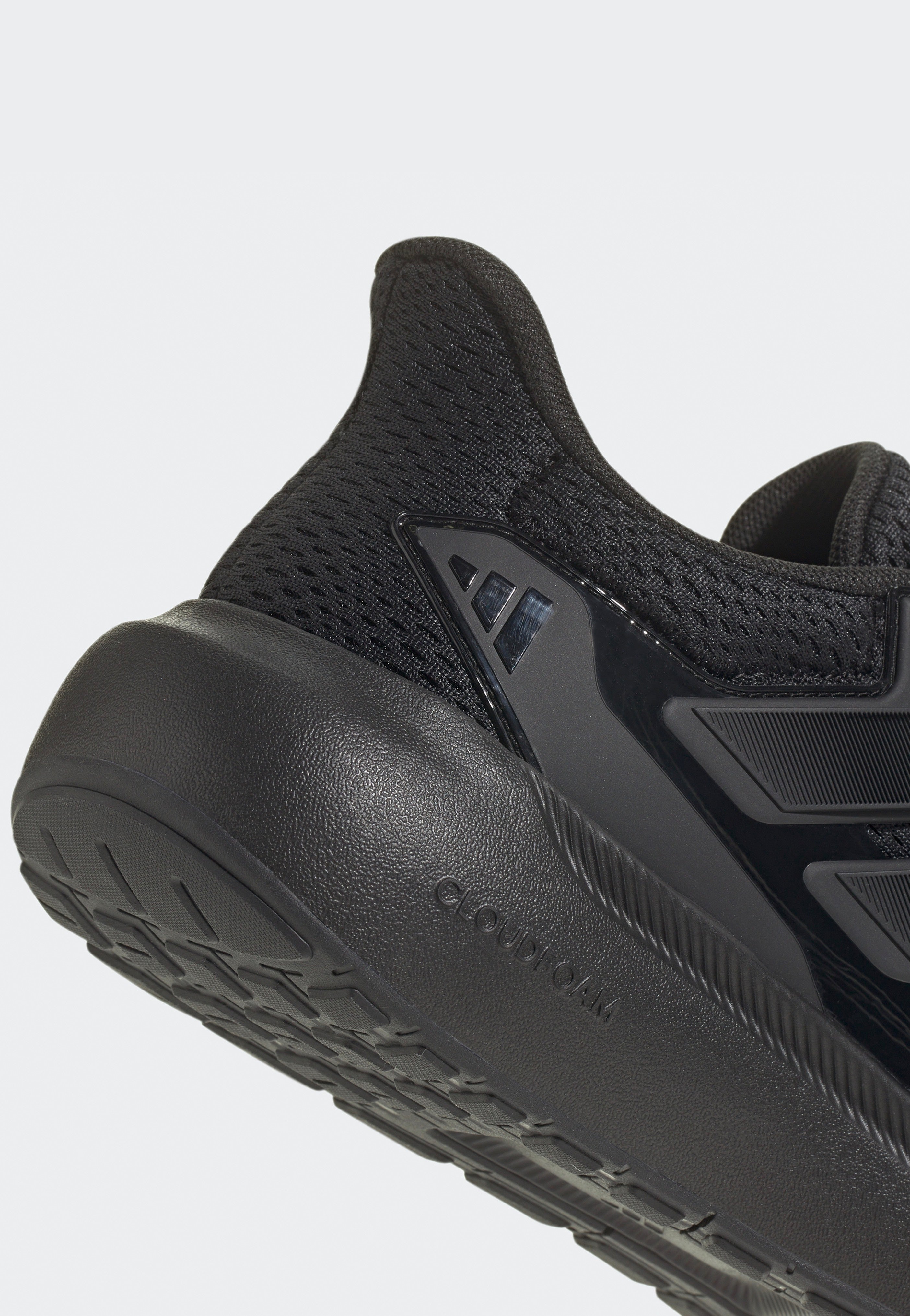 Adidas - Ultimashow 2.0 Cblack/Carbon/Cblack - Shoes | Men-Image