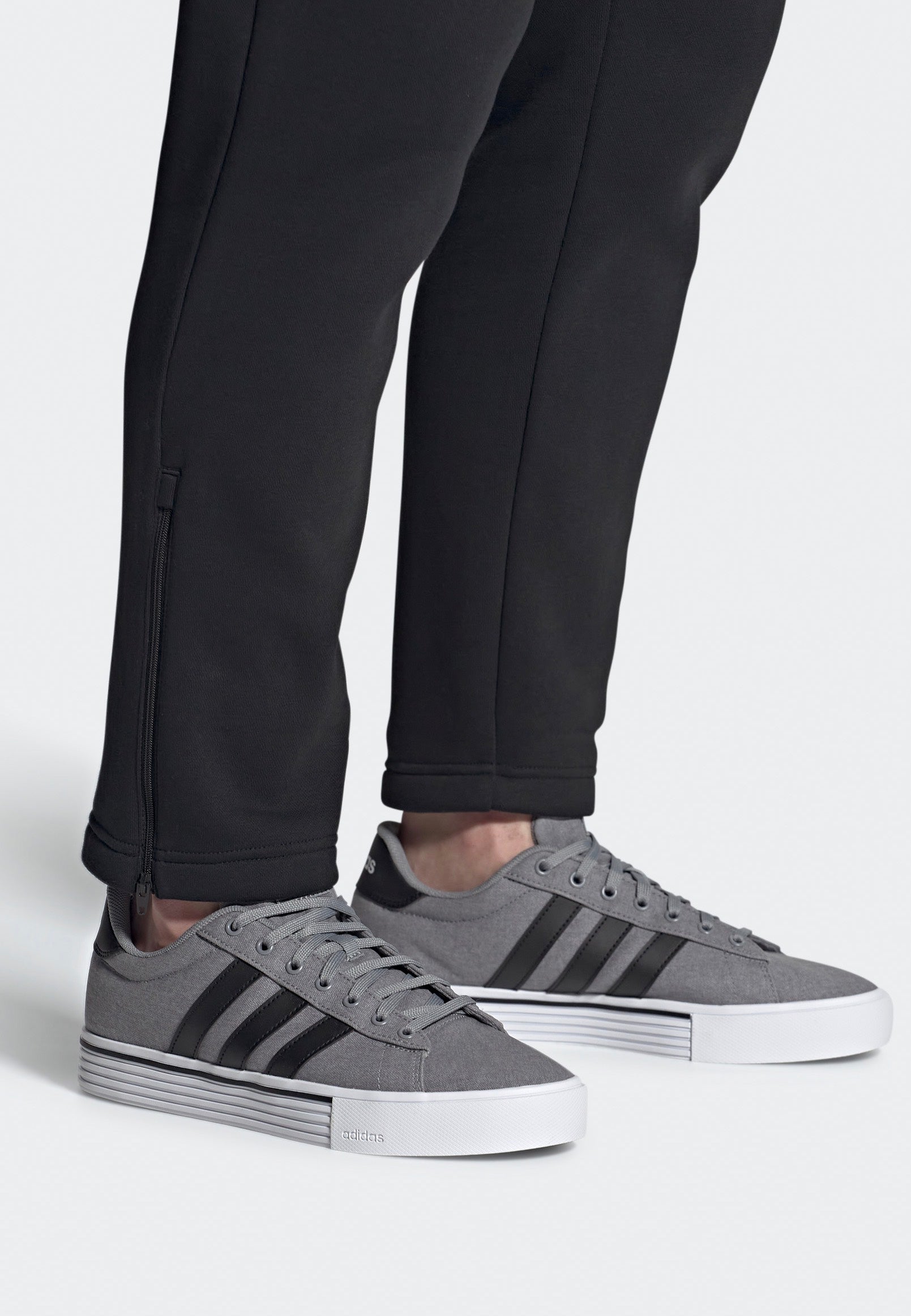 Adidas - Daily 4.0 Grey/Cblack/Ftwwht - Shoes | Men-Image