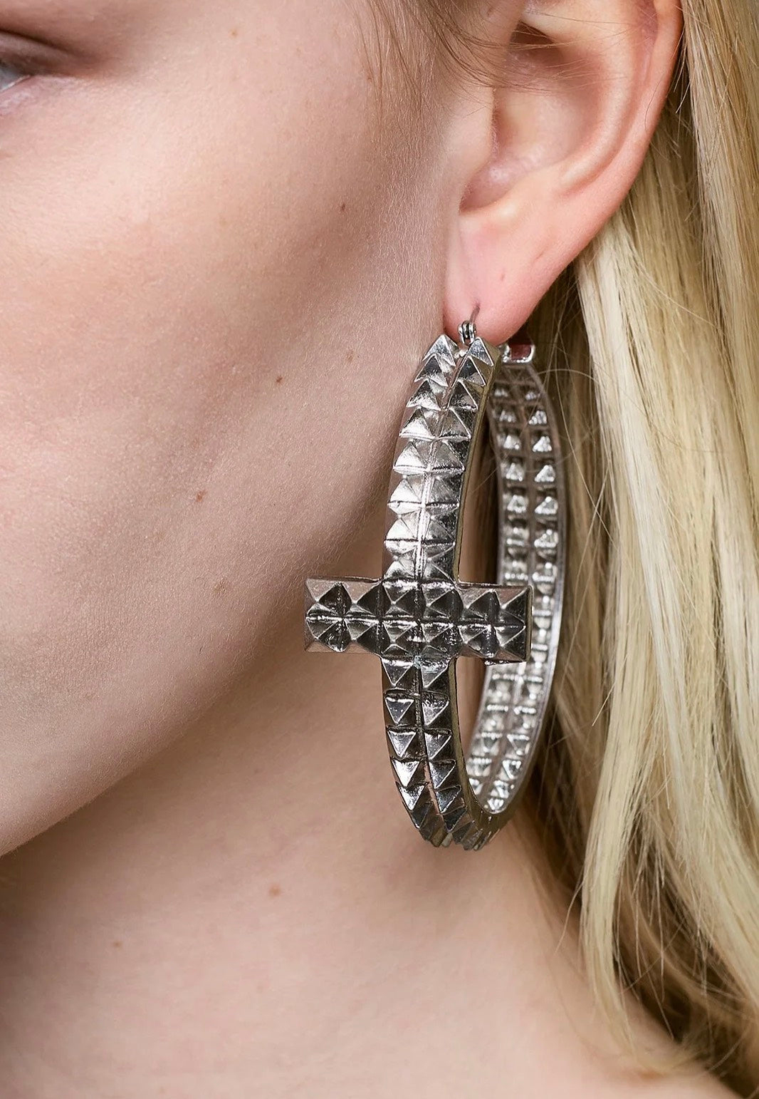 Minga London - I'm Not a Saint Silver - Earrings | Neutral-Image