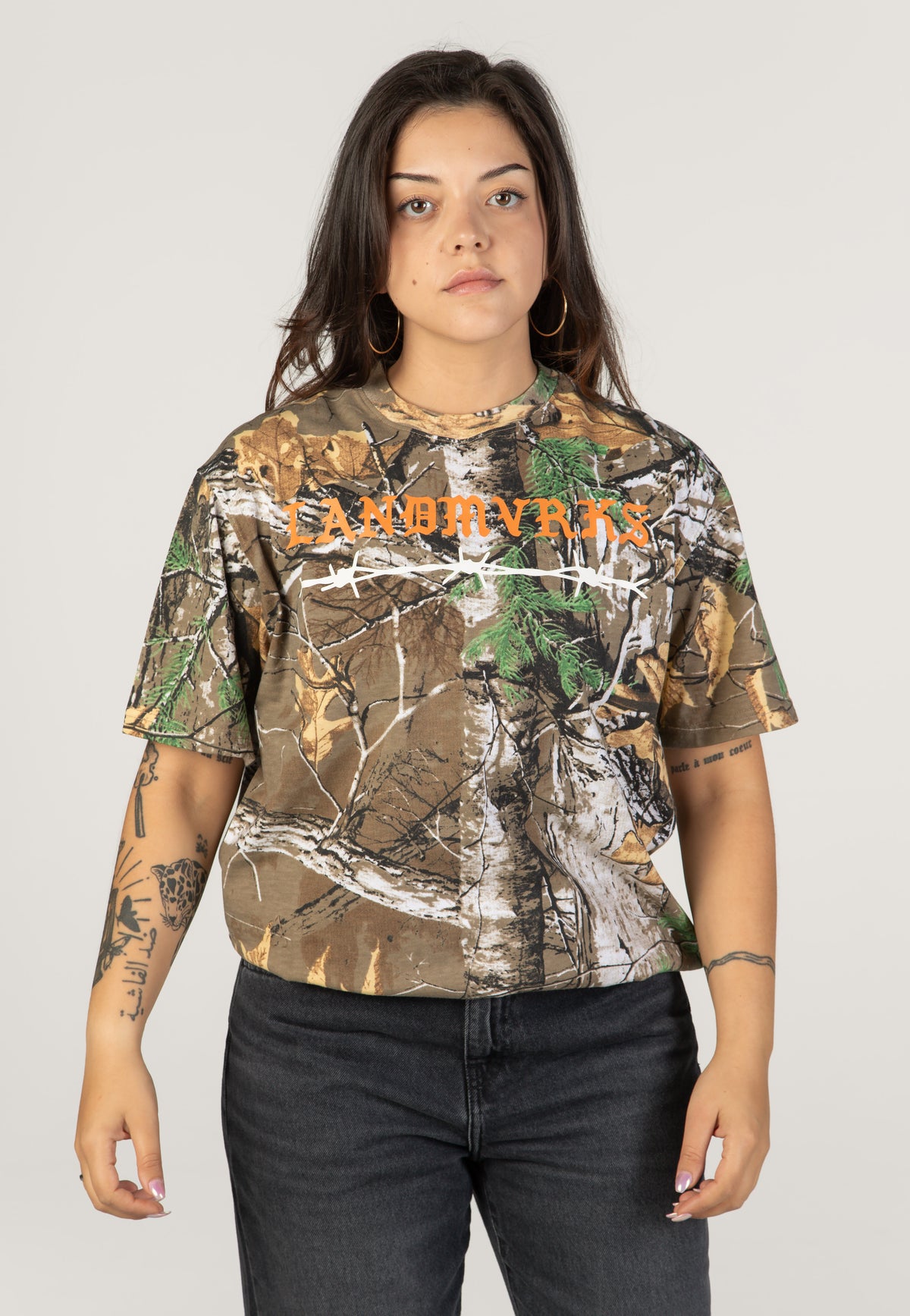 Landmvrks Barbed Wire Real Camo T-shirt | Women-Image