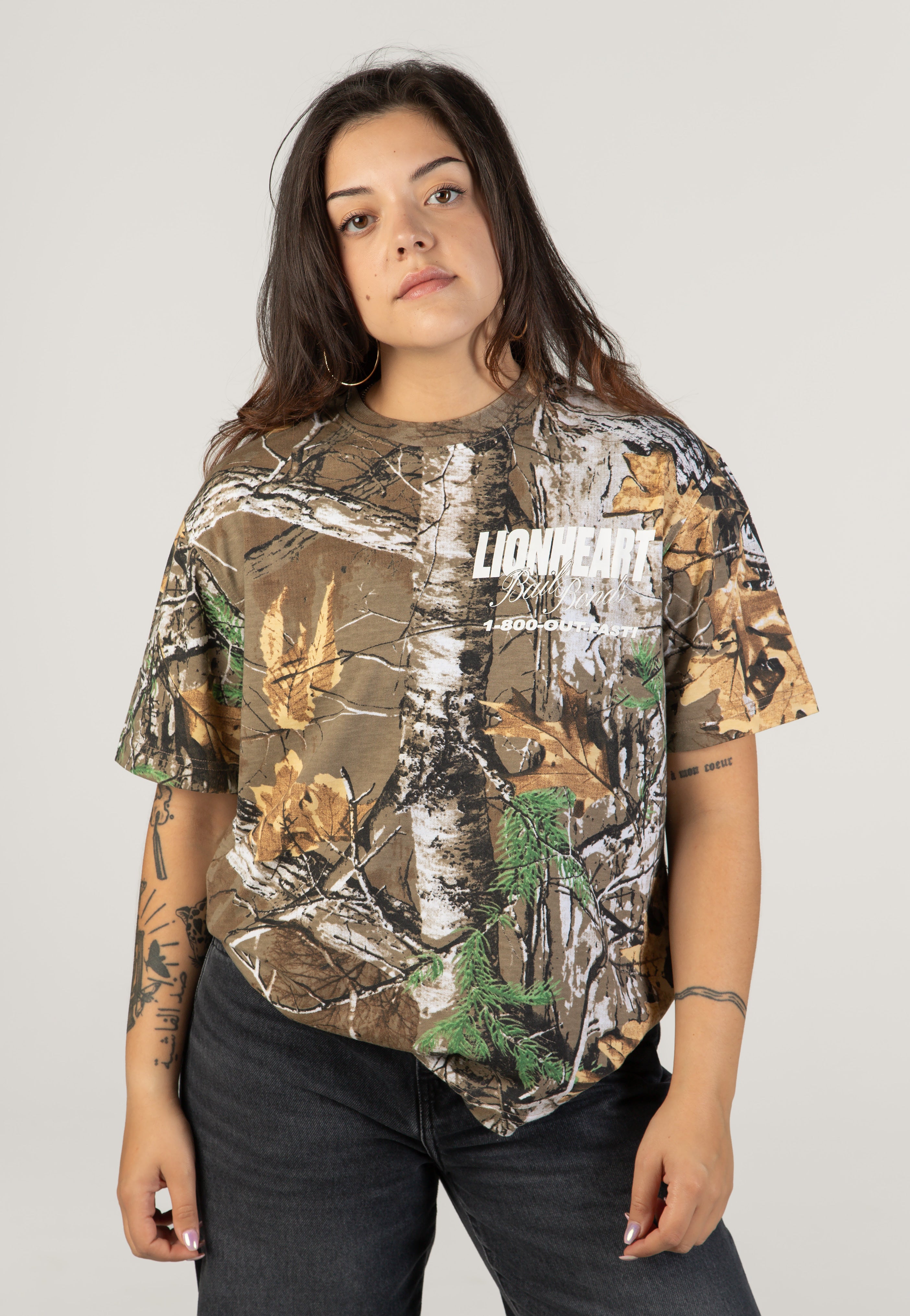 Lionheart Bail Bonds Real Camo Tričko | Women-Image