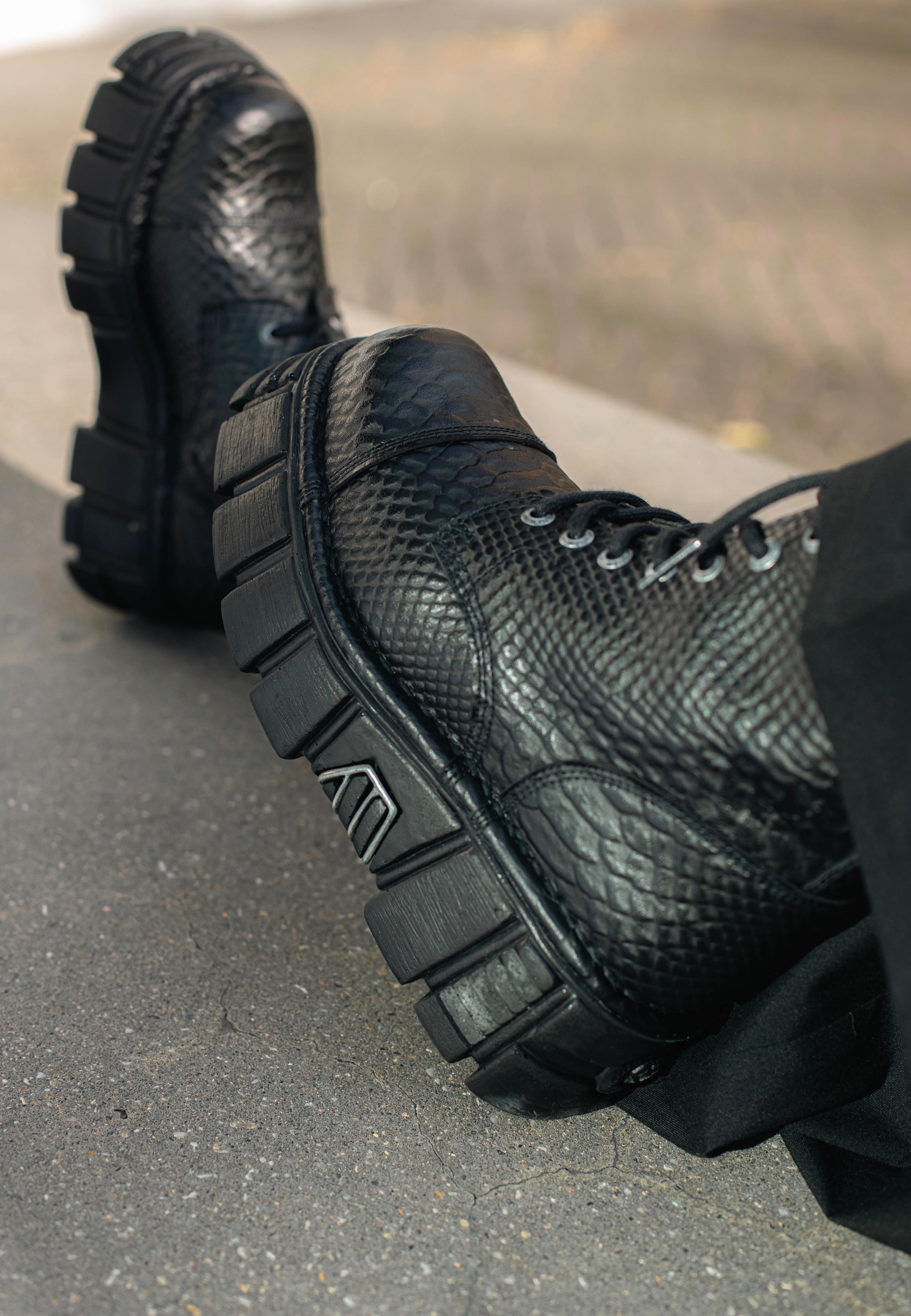 img_8100.jpg?v=1759382560&