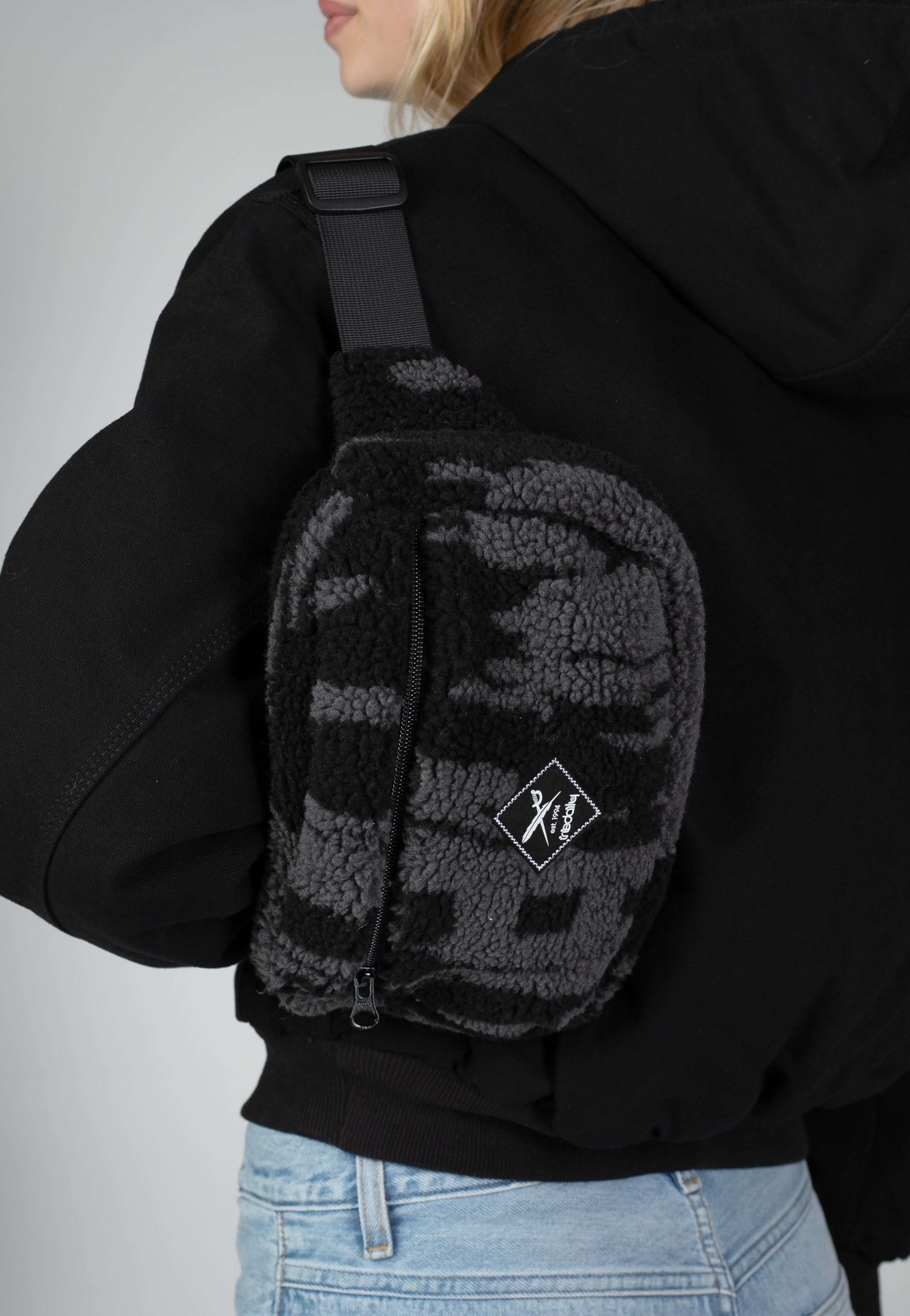Iriedaily - Switchup Coal - Fanny Pack | Neutral-Image
