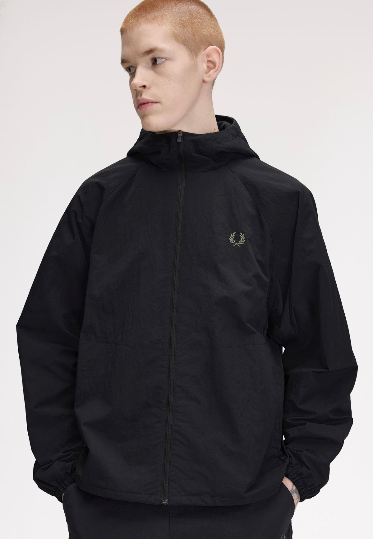 Fred Perry Oversized Hooded Shell Black Bunda | Men-Image