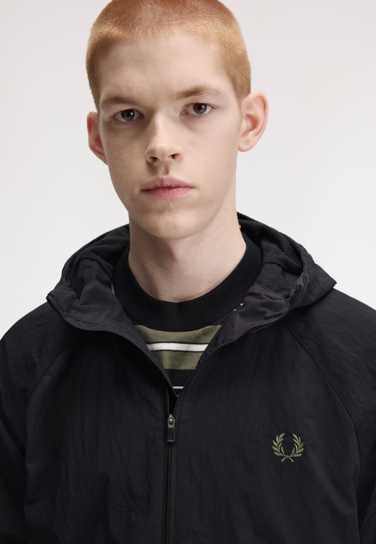 Fred Perry Oversized Hooded Shell Black Bunda | Men-Image