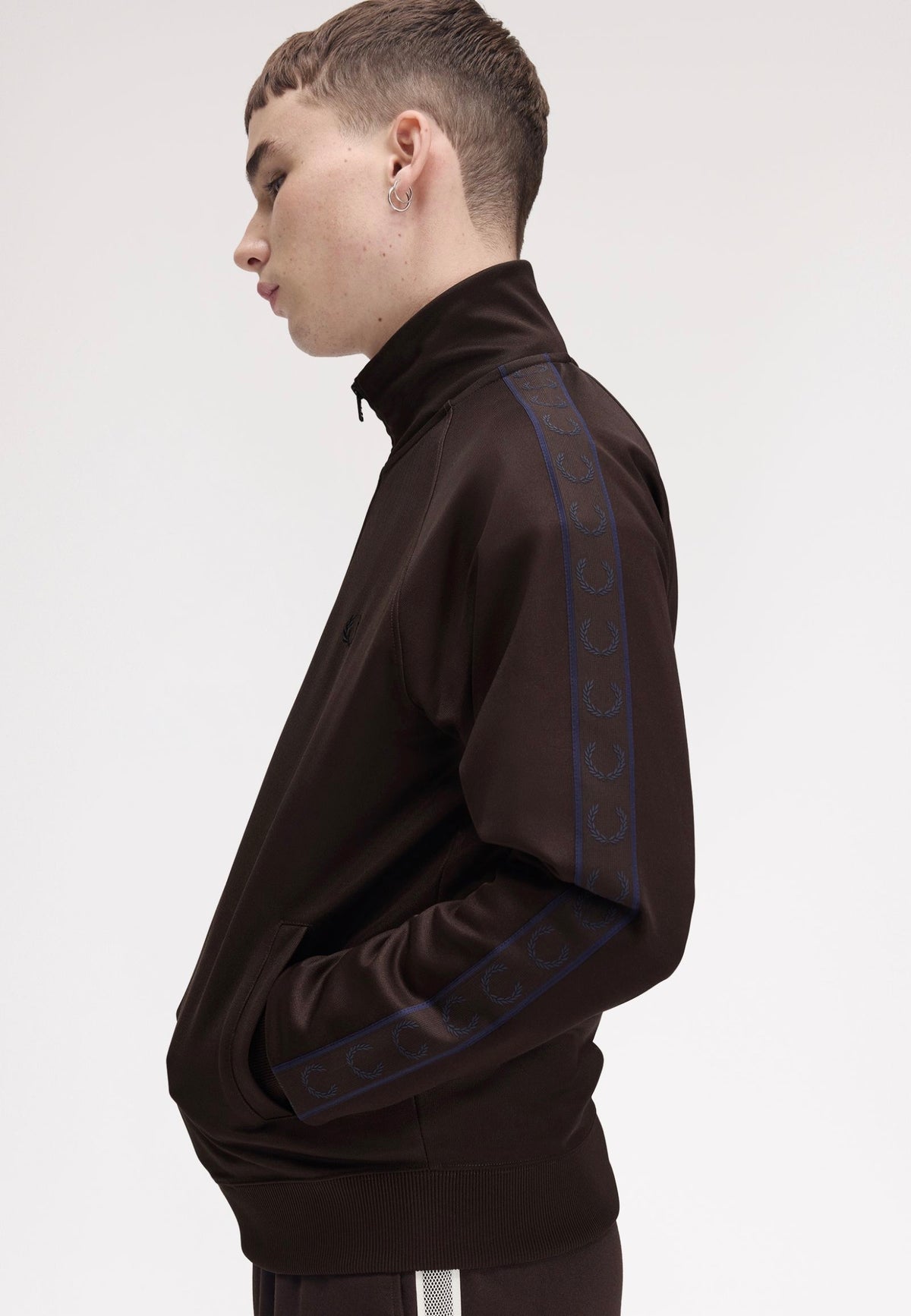 Fred Perry Contrast Tape Track Rich Brown Kurtka sportowa | Men-Image