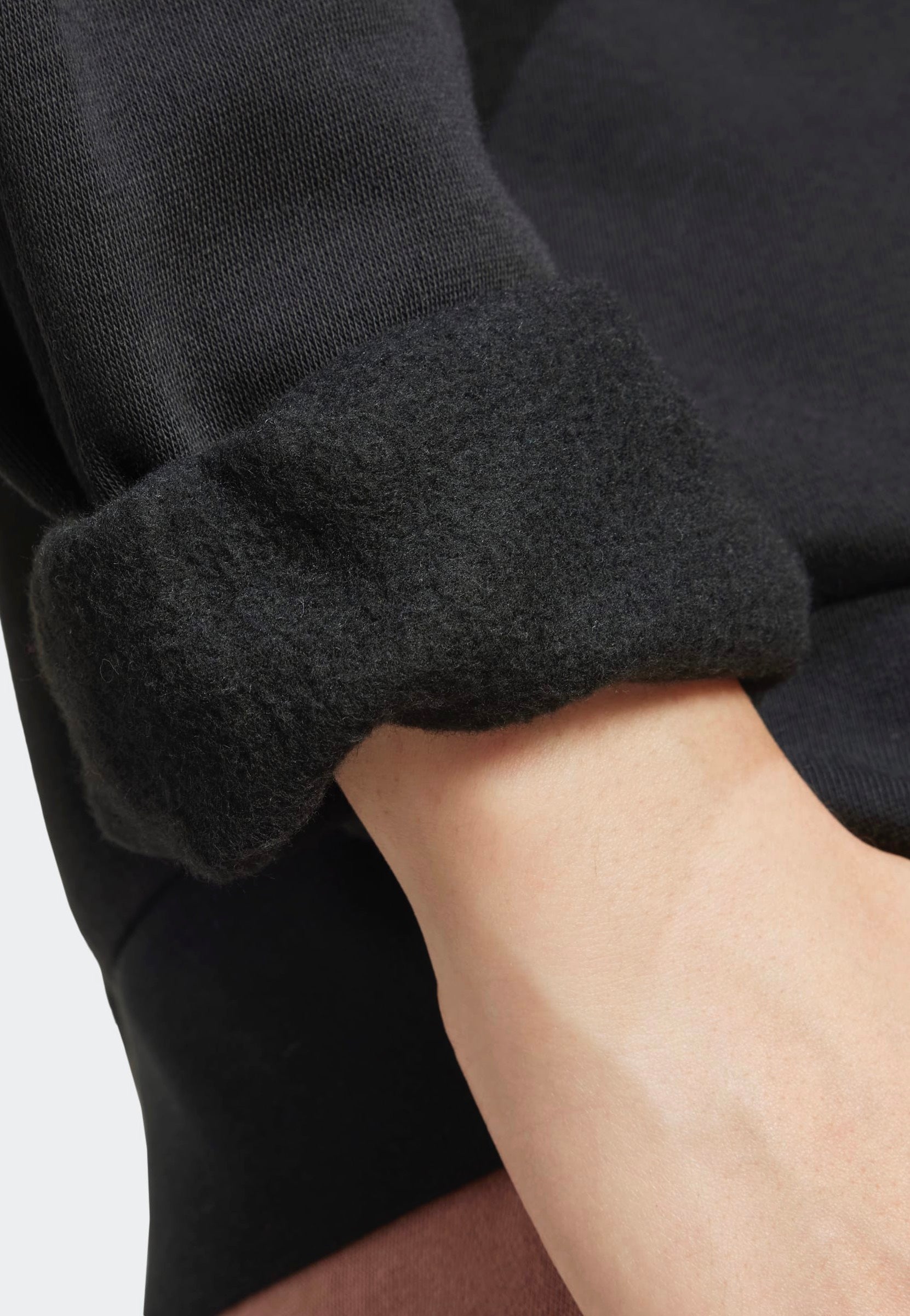 Adidas - Essentials Small Logo Feelcozy Black/White - Sweater | Women-Image