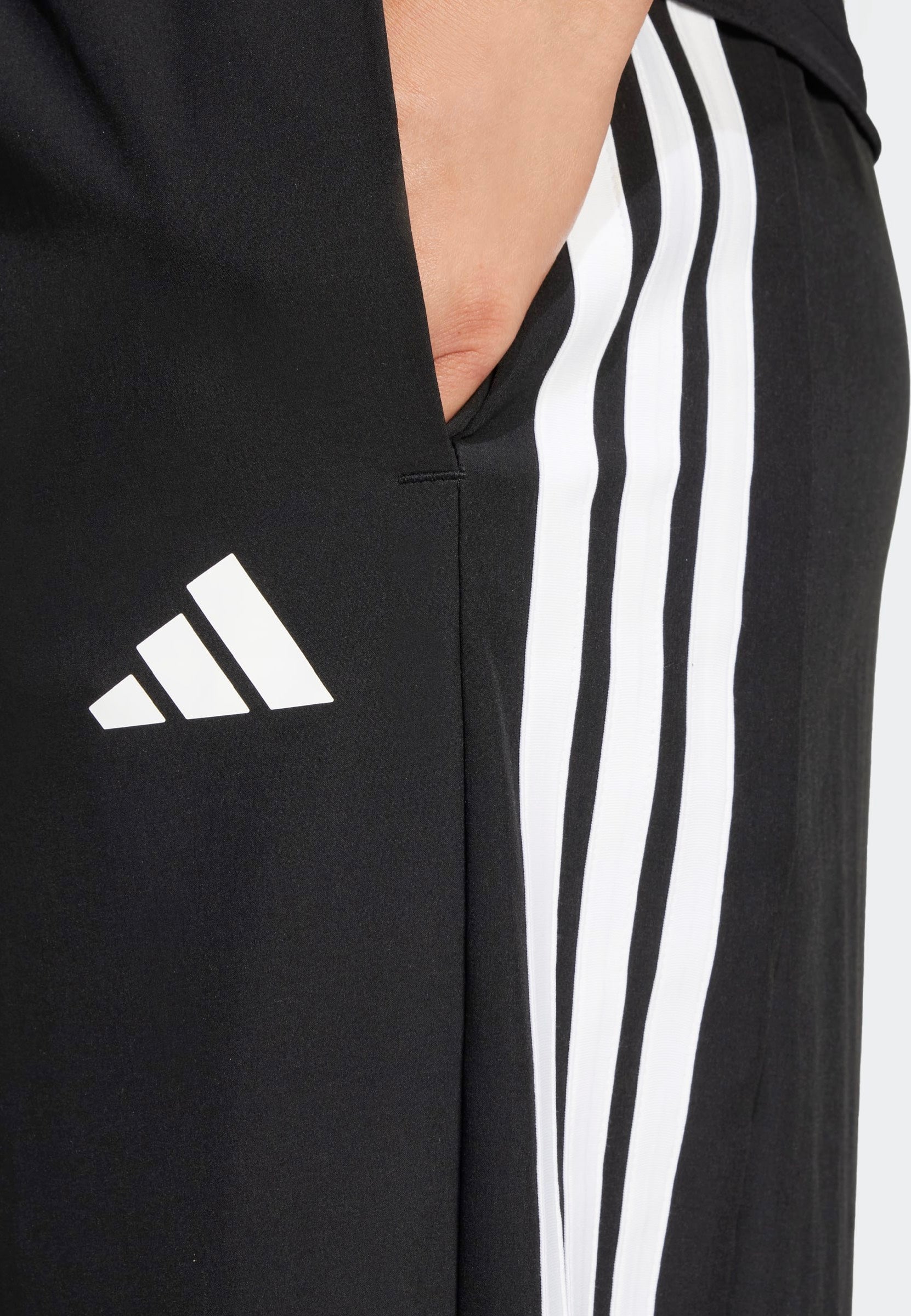 Adidas - Workout Essentials 3-Stripes Woven Black/White - Sweat Pants | Women-Image