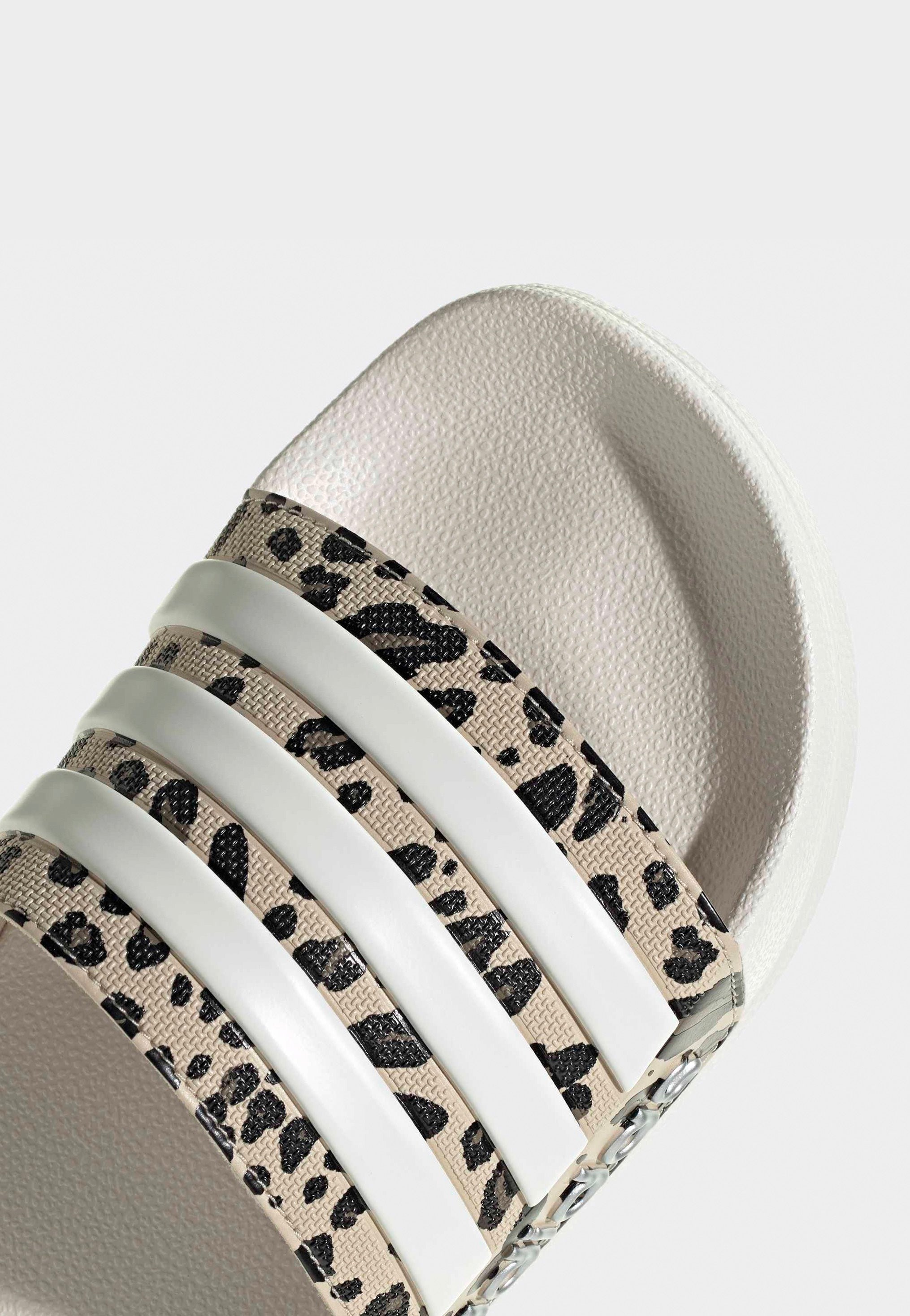 Adidas - Adilette Shower Crystal Linen/Core White/Khaki Six - Slides | Women-Image