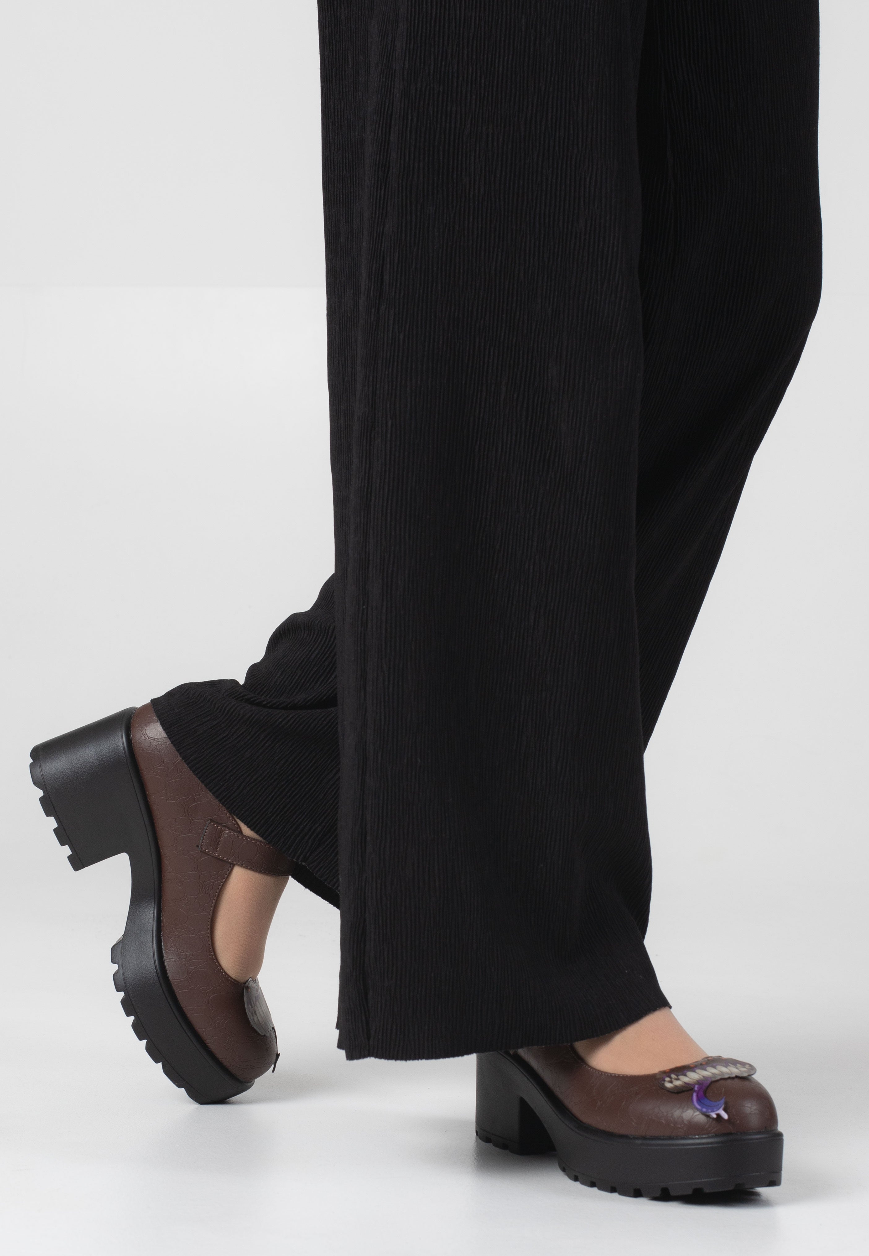 Koi Footwear x Dungeons & Dragons - Tira Shapechanger Edition Brown - Girl Shoes | Women-Image