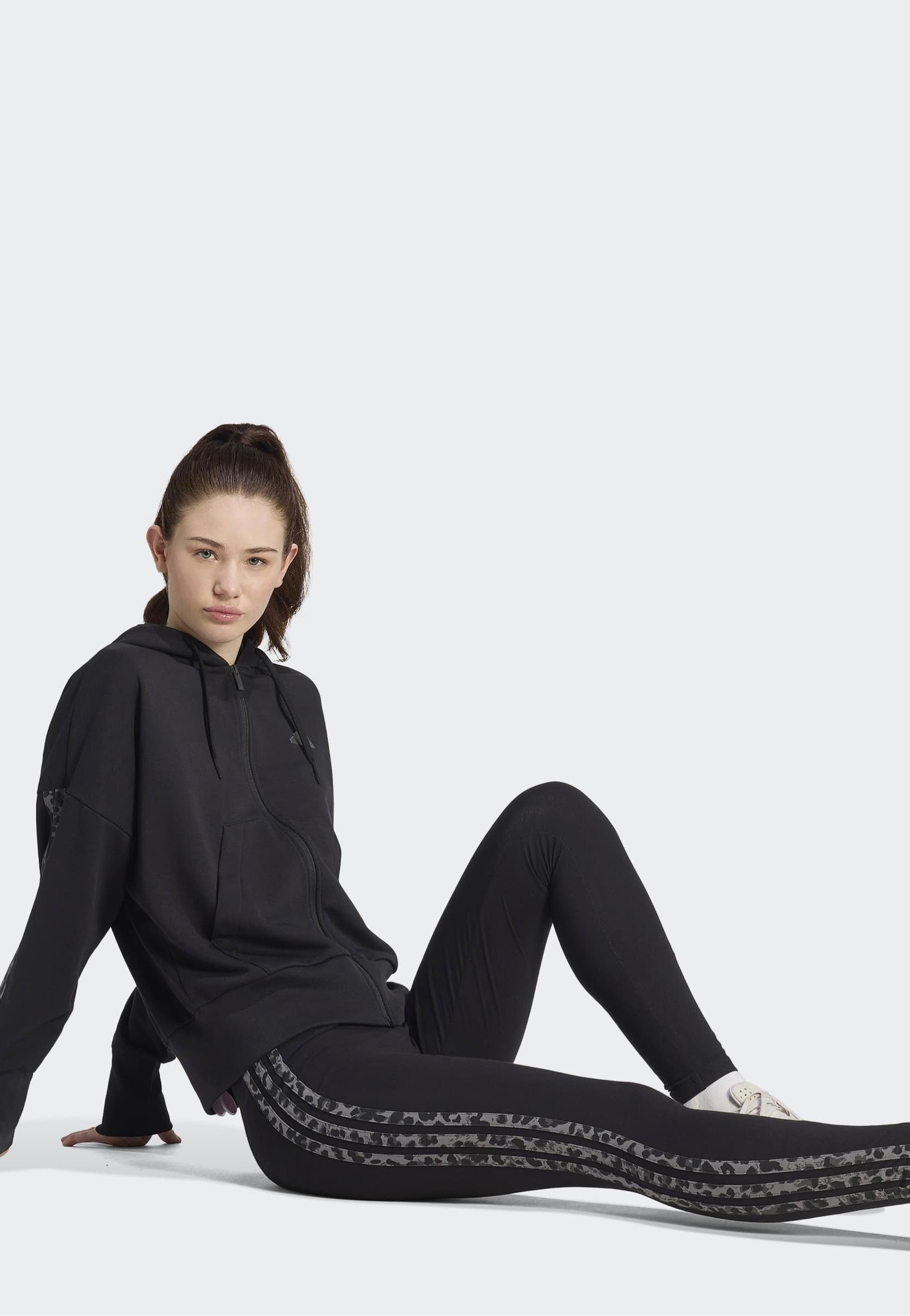 Adidas - Seasonal Essentials Animal Print 3- Stripes Black/Multicolor/Grey Four - Leggings | Women-Image