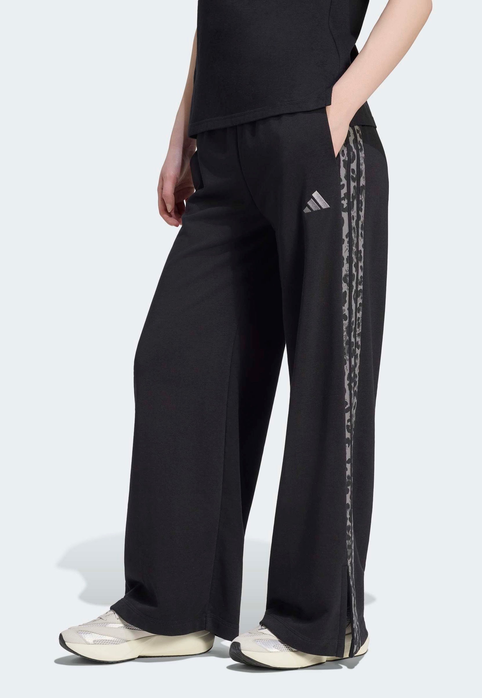 Adidas - Seasonal Essentials Animal Print 3-Stripes Black/Multicolor/Grey Four - Sweat Pants | Women-Image