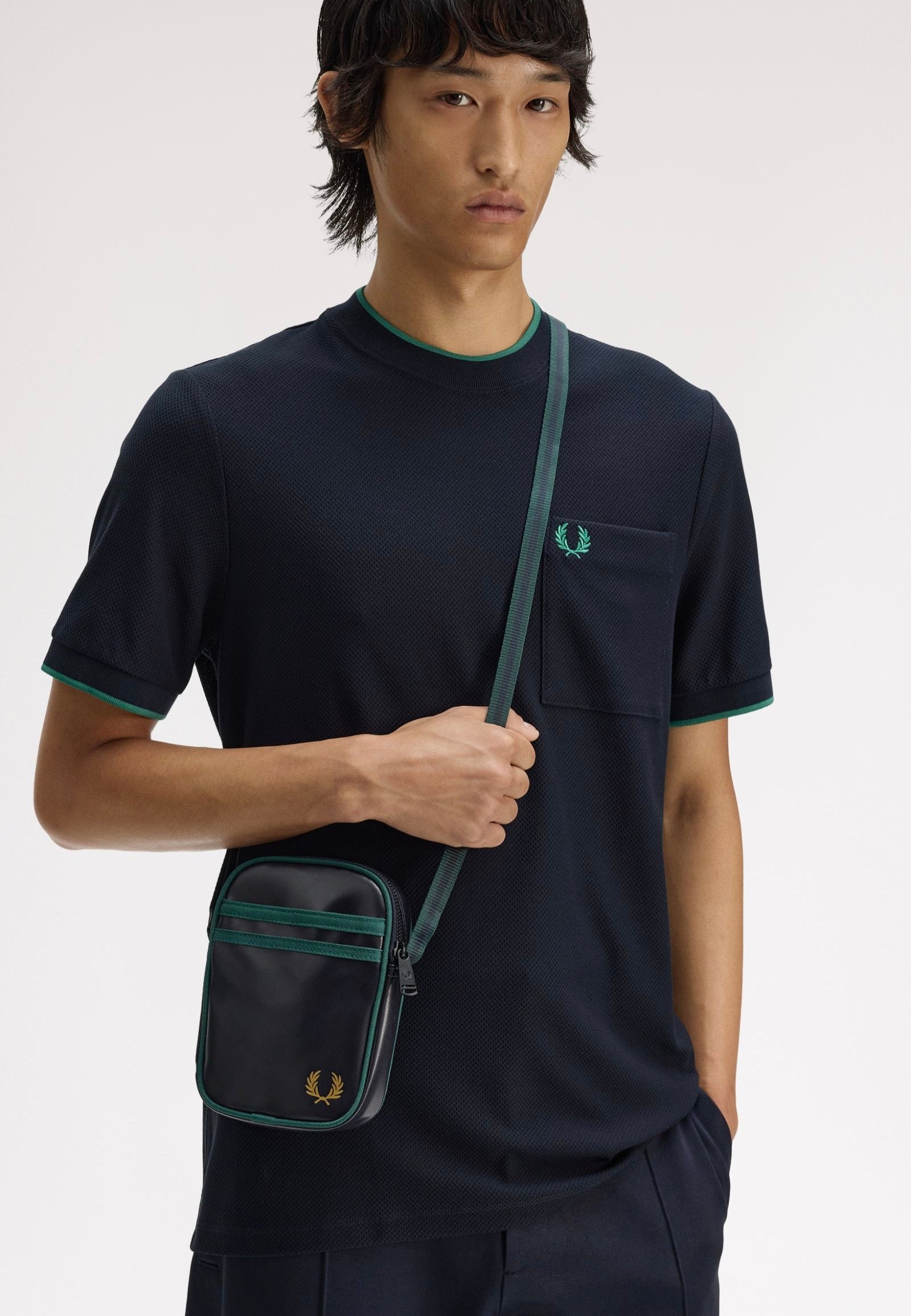 Fred Perry - Classic Small Side Navy/Grassroots - Crossbody Bag | Neutral-Image